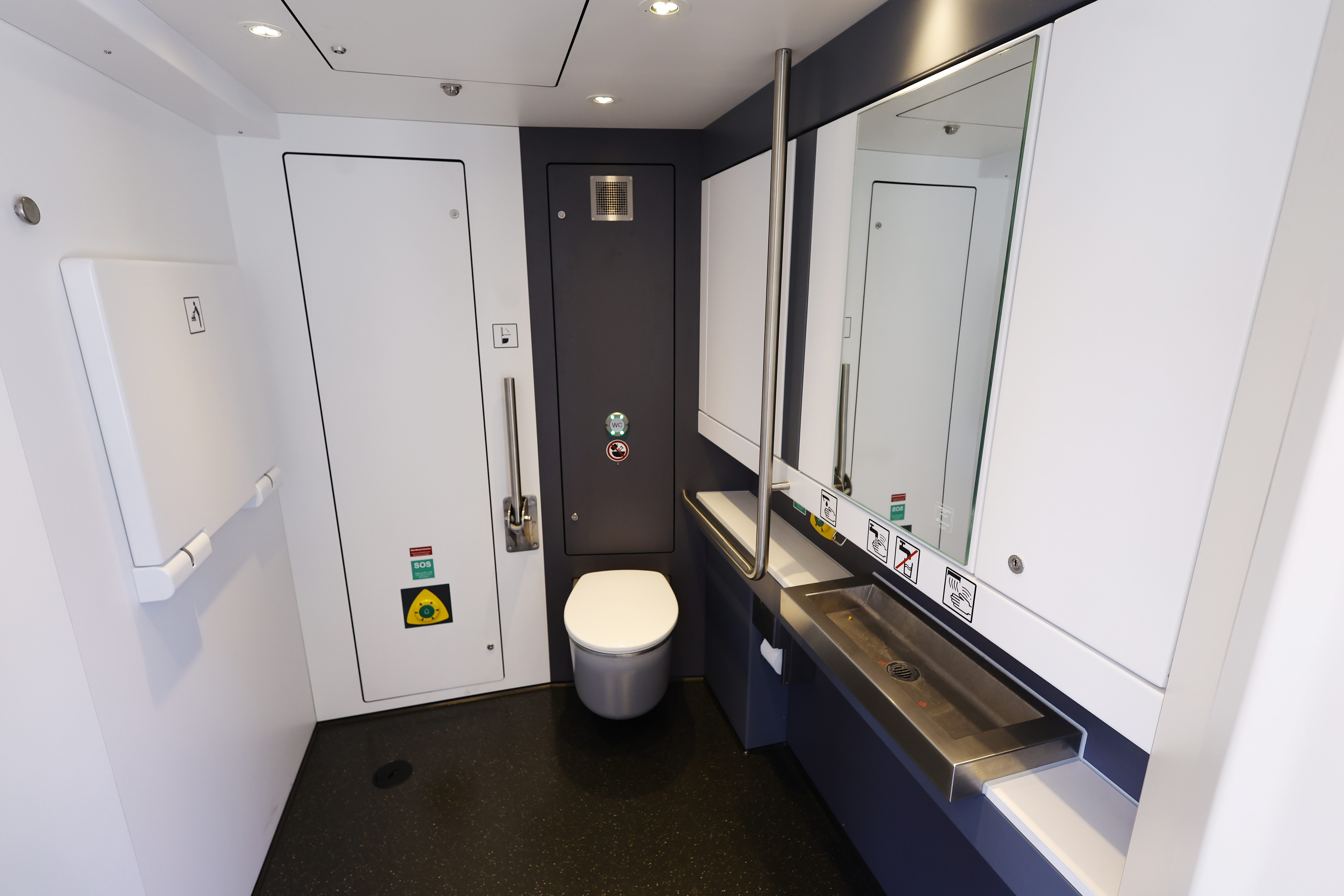 Voziti začele nove potniške garniture SŽ.