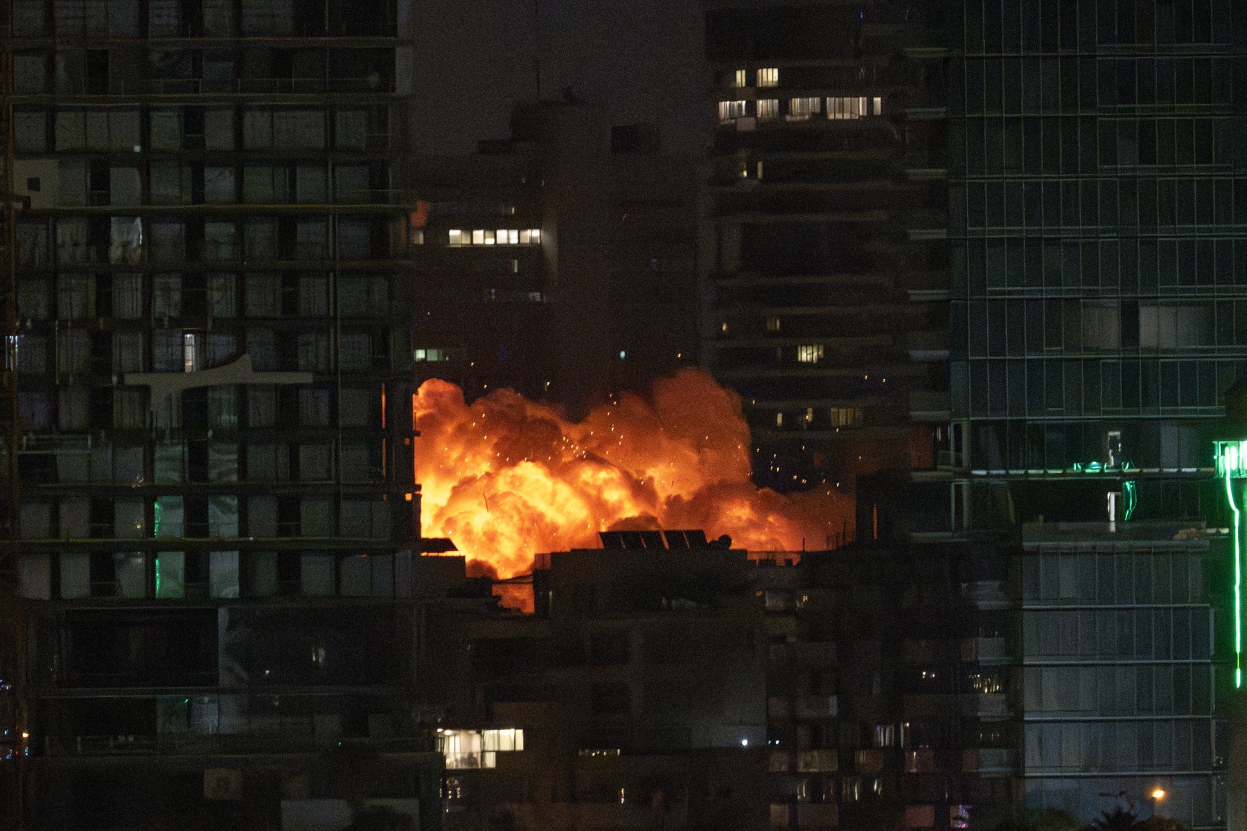 Eksplozija med raketnim napadom na Tel Aviv