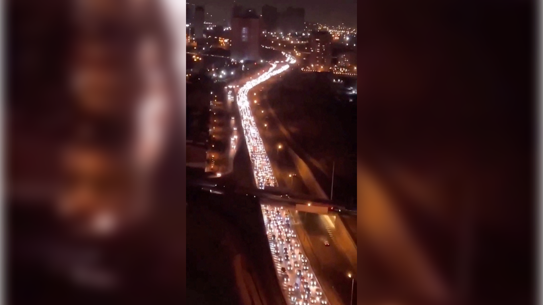 Kolona vozil iz Teherana