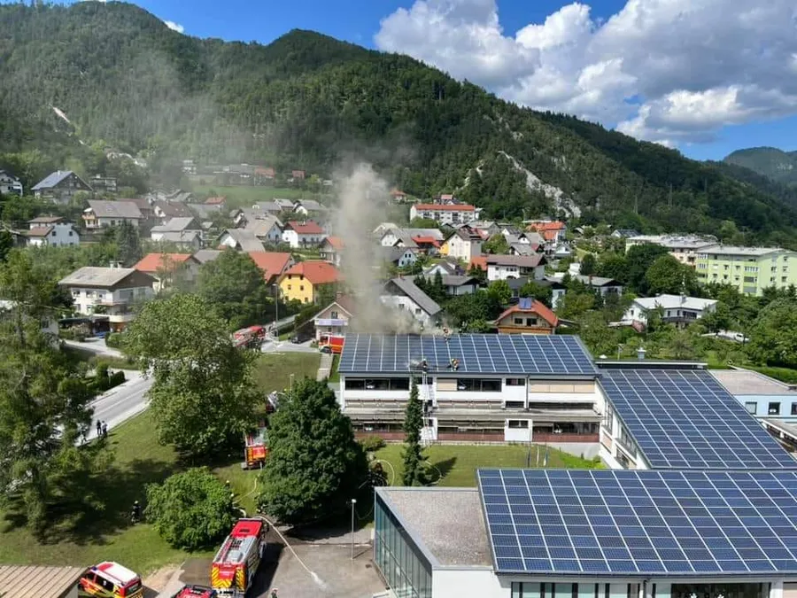 šola streha požar