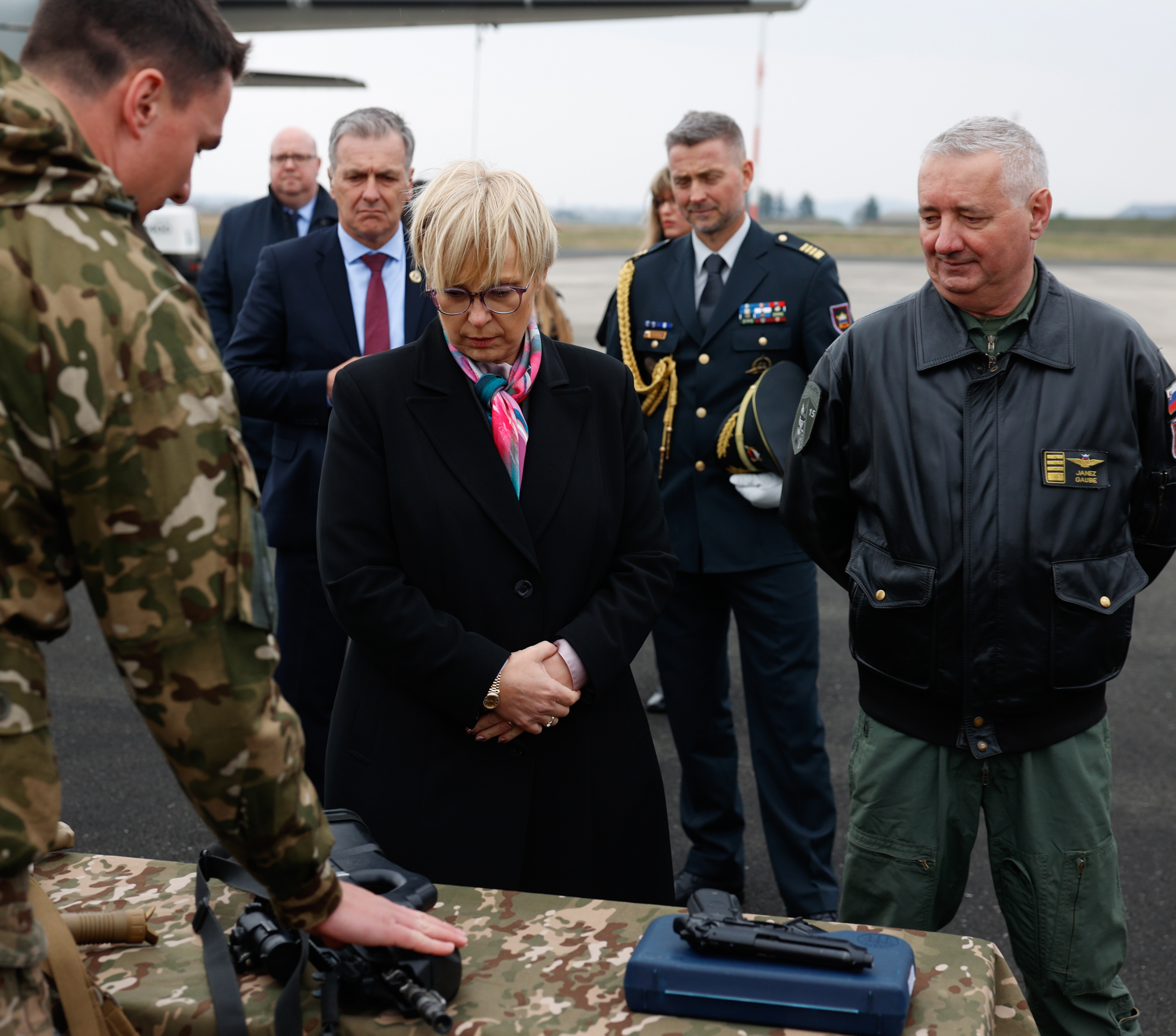 Nataša Pirc Musar in vojaki