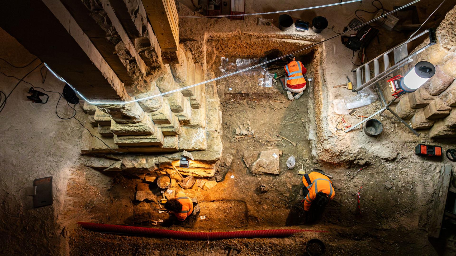 Stara cerkev v Franciji.