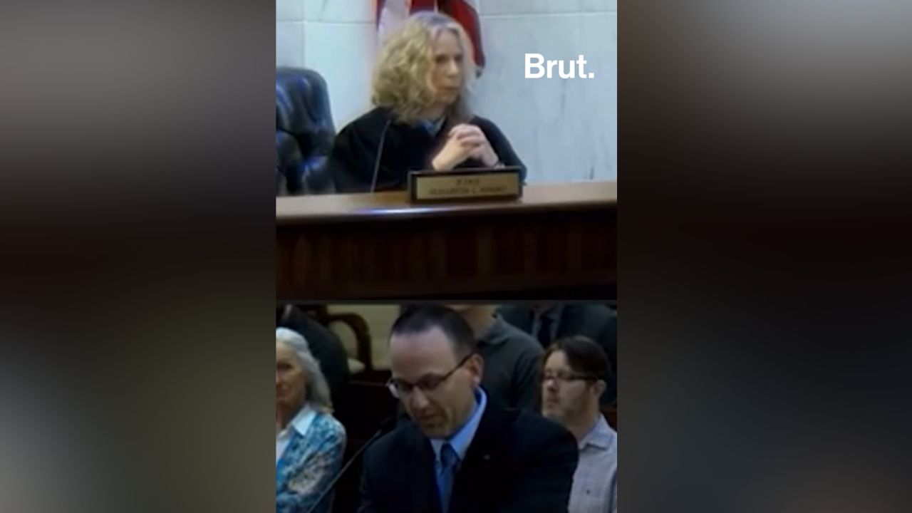 Besedni spodrsljaj v sodni dvorani.