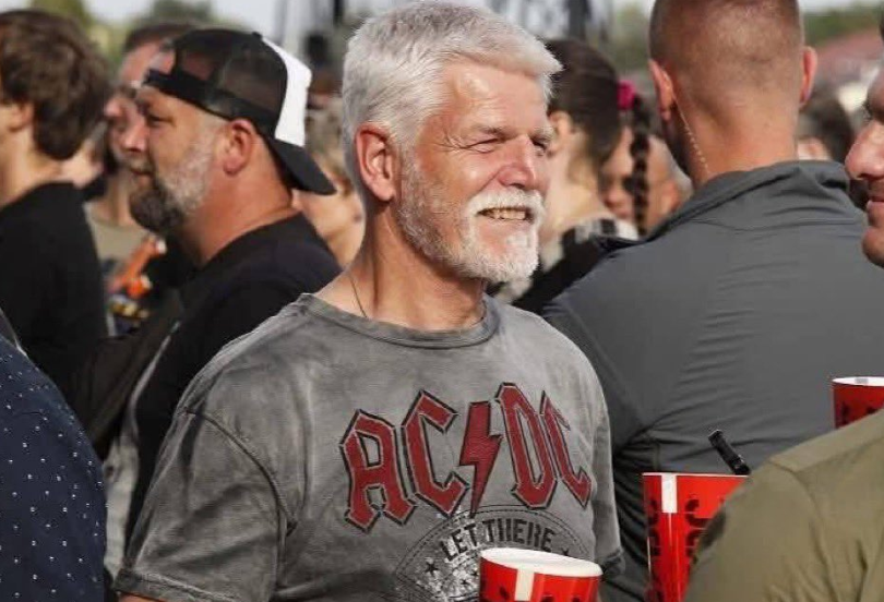 Češki predsednik Petr Pavel na koncertu AC/DC