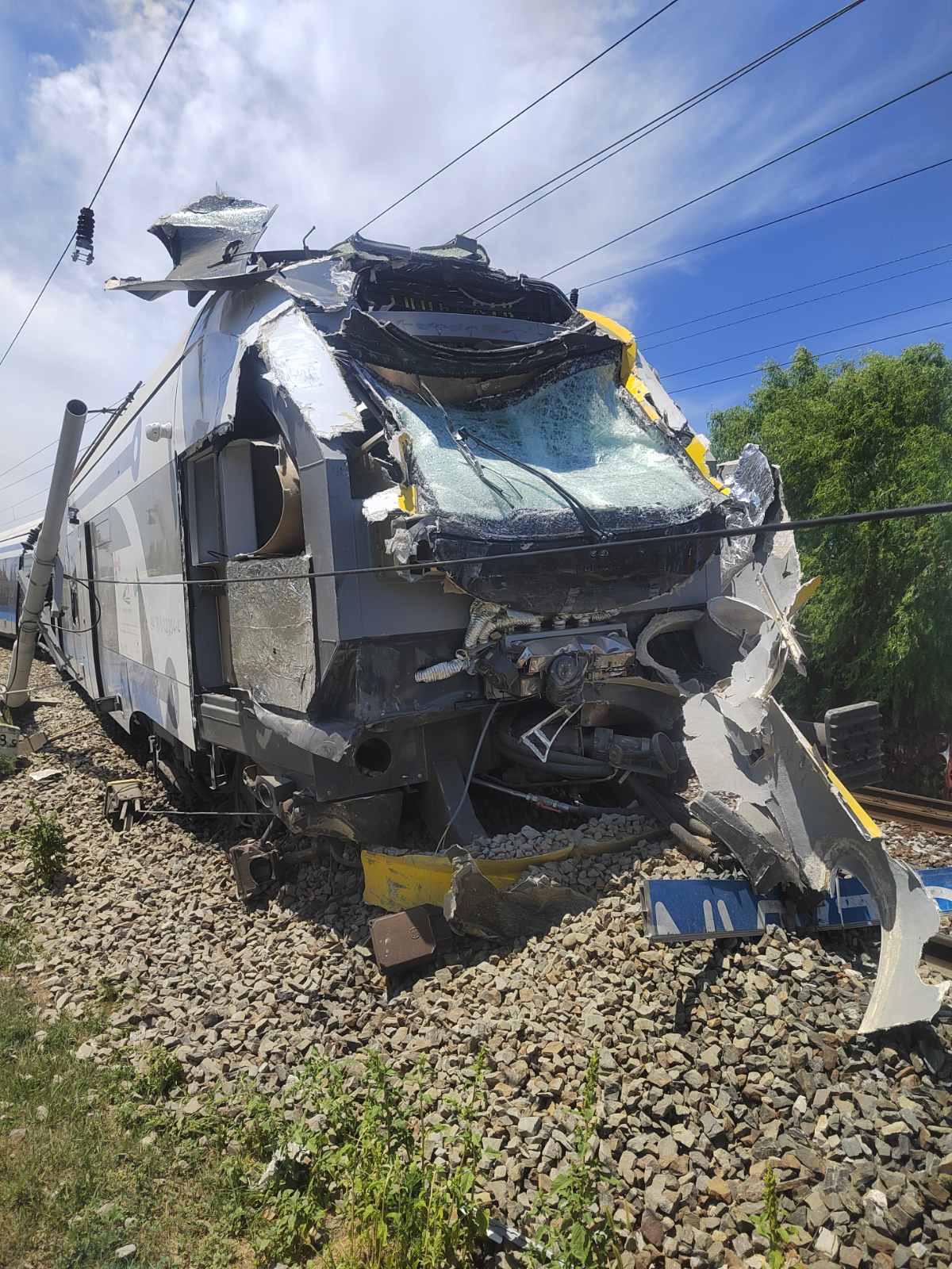 Nesreča vlaka in tovornjaka v Slavoniji