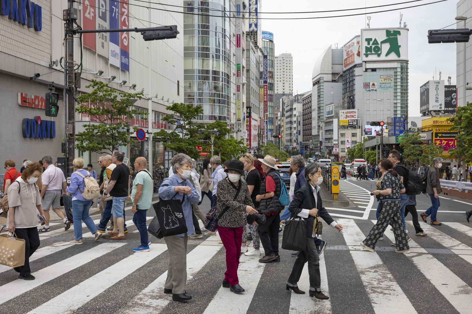 Japonci na ulici.