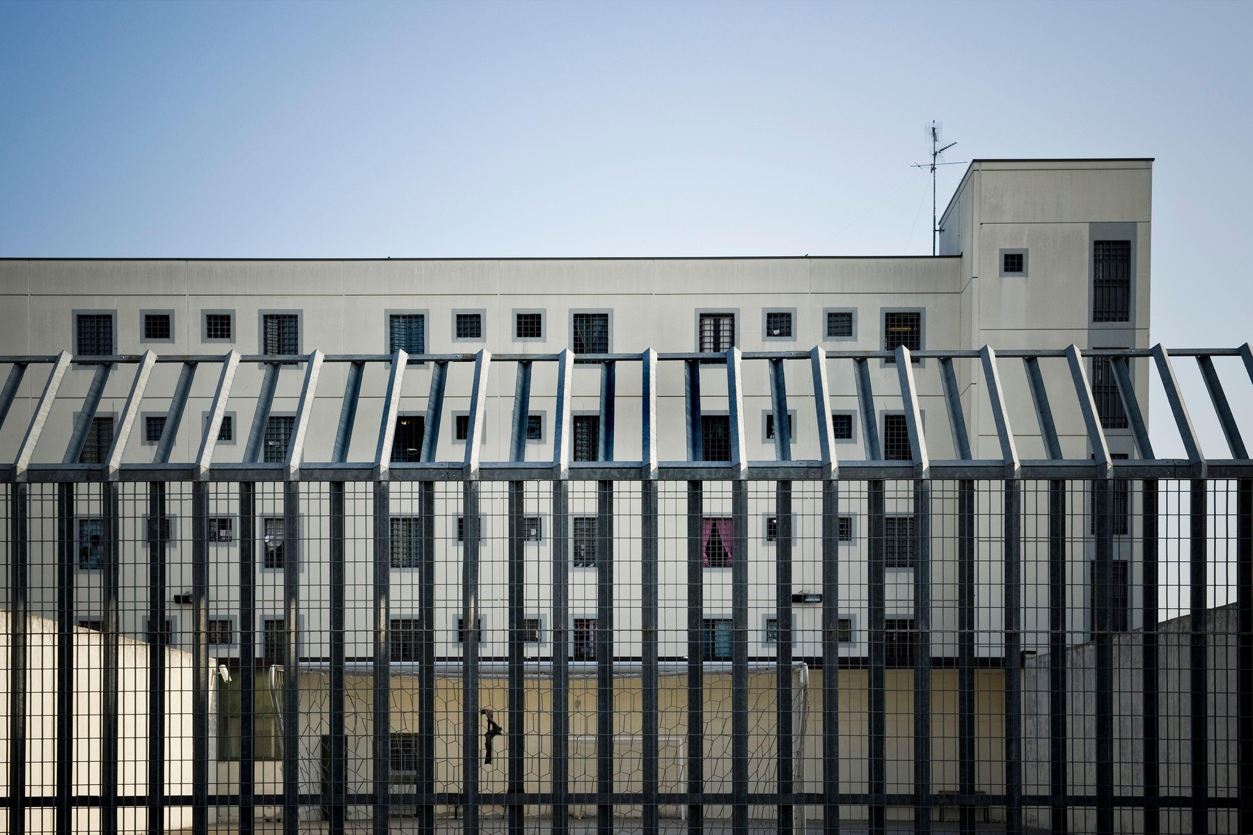 Italijanski zapori so prenatrpani