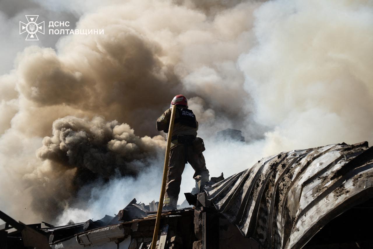 Ruske sile so po navedbah ukrajinske strani v Poltavi napadle center za vojaške rekrute.