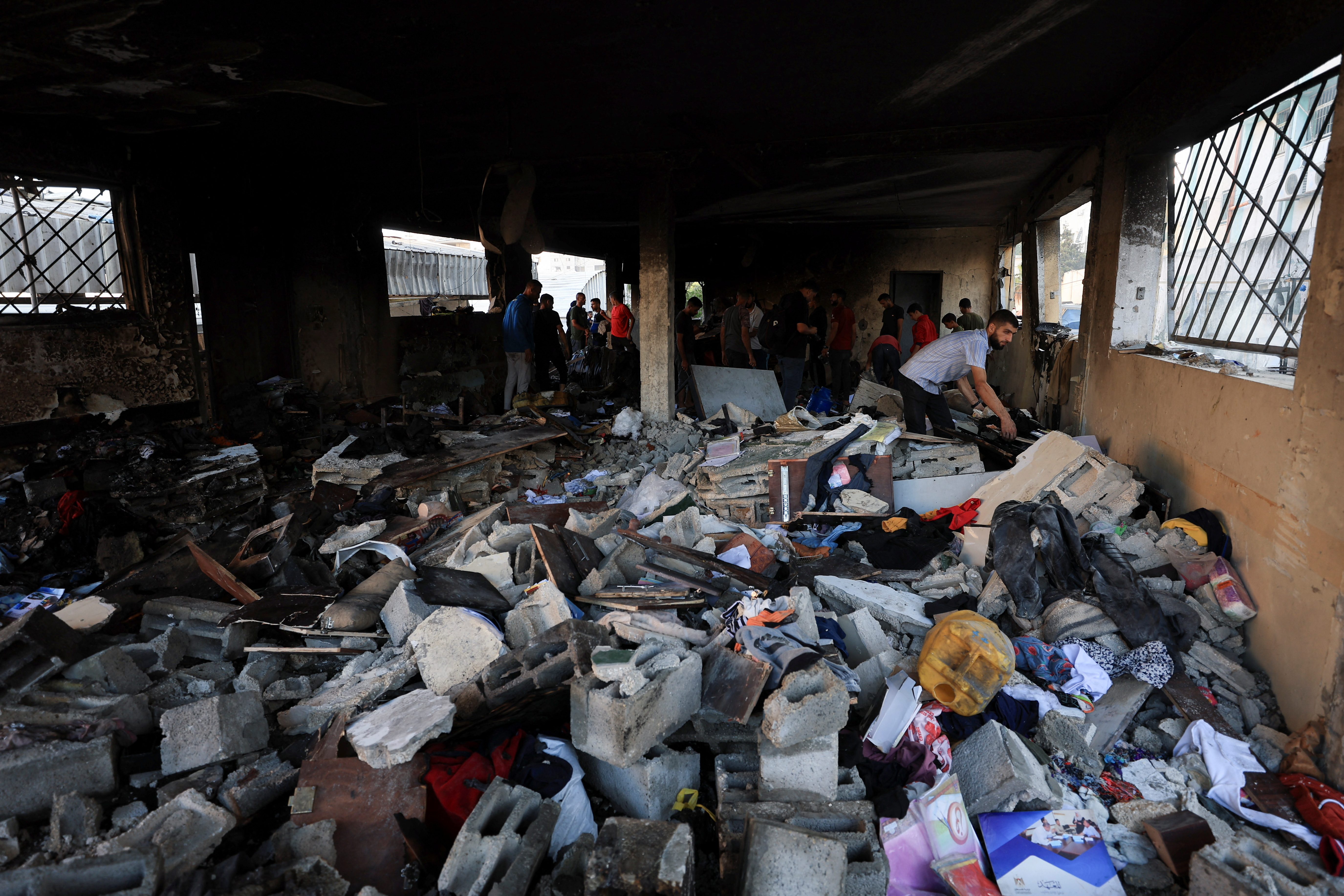 V novih izraelskih napadih na območju Gaze je bilo ubitih 73 ljudi