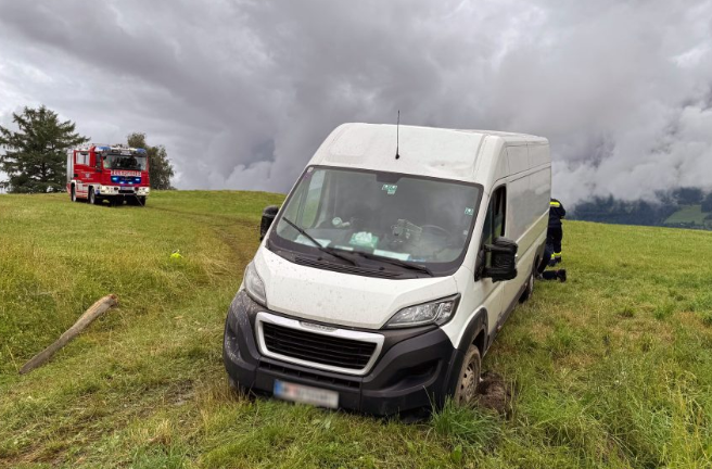 Avstrijski voznik obtičal na smučišču