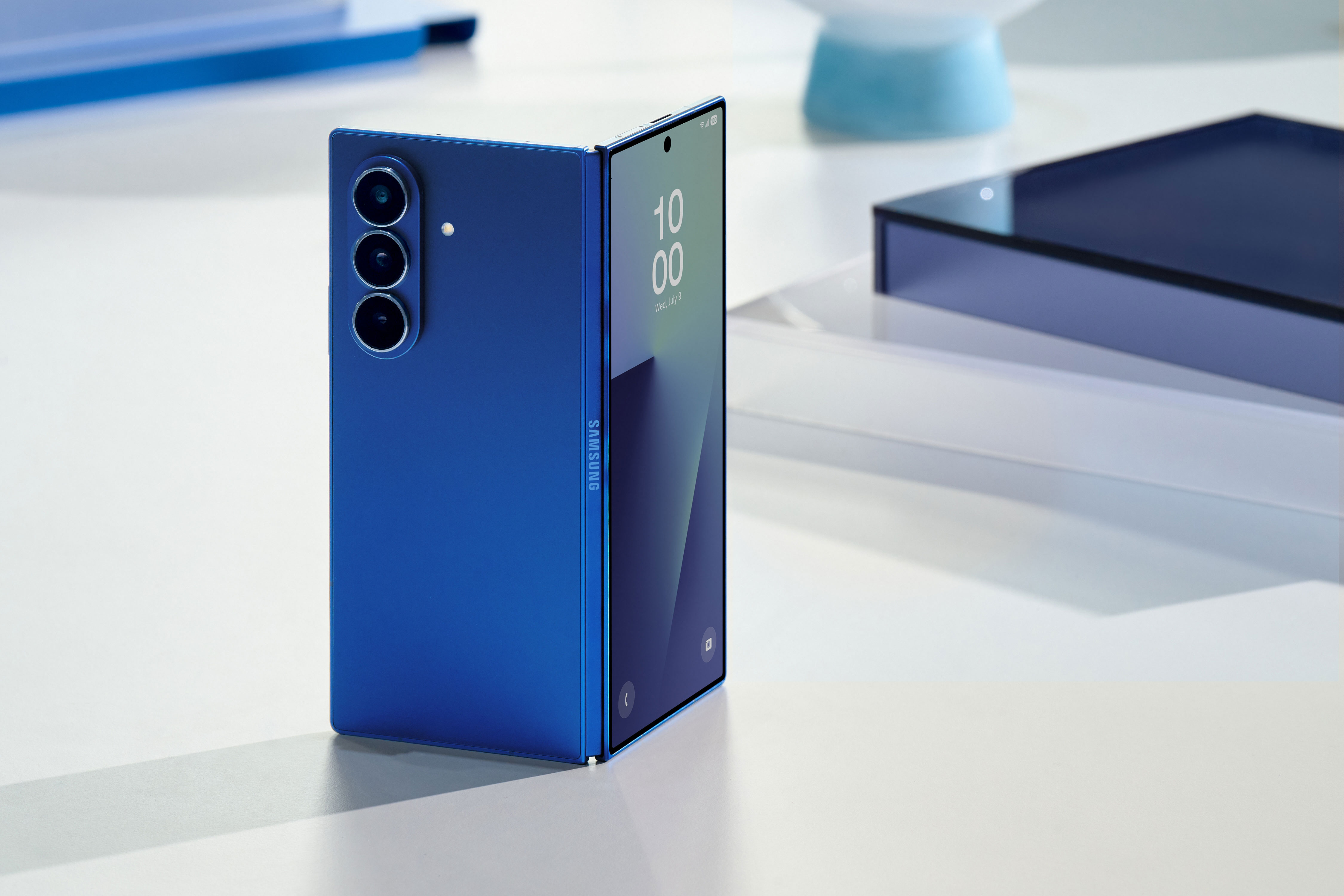 001-product-galaxy-zfold7-blueshadow(1)