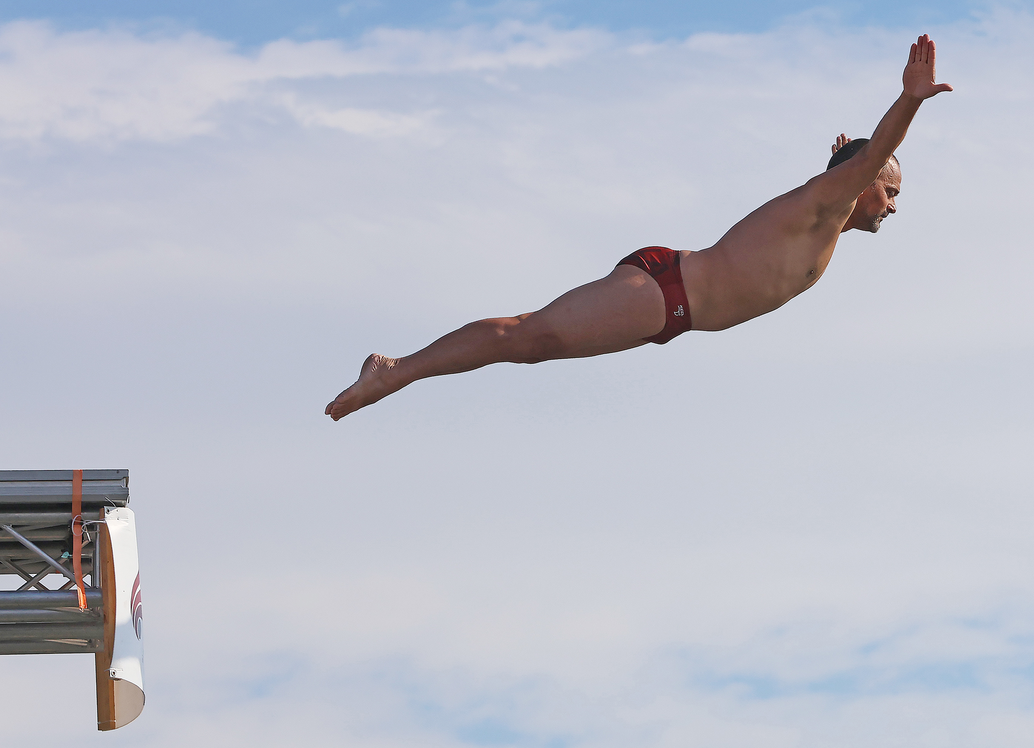 Akrobatski skoki v reko Dravo