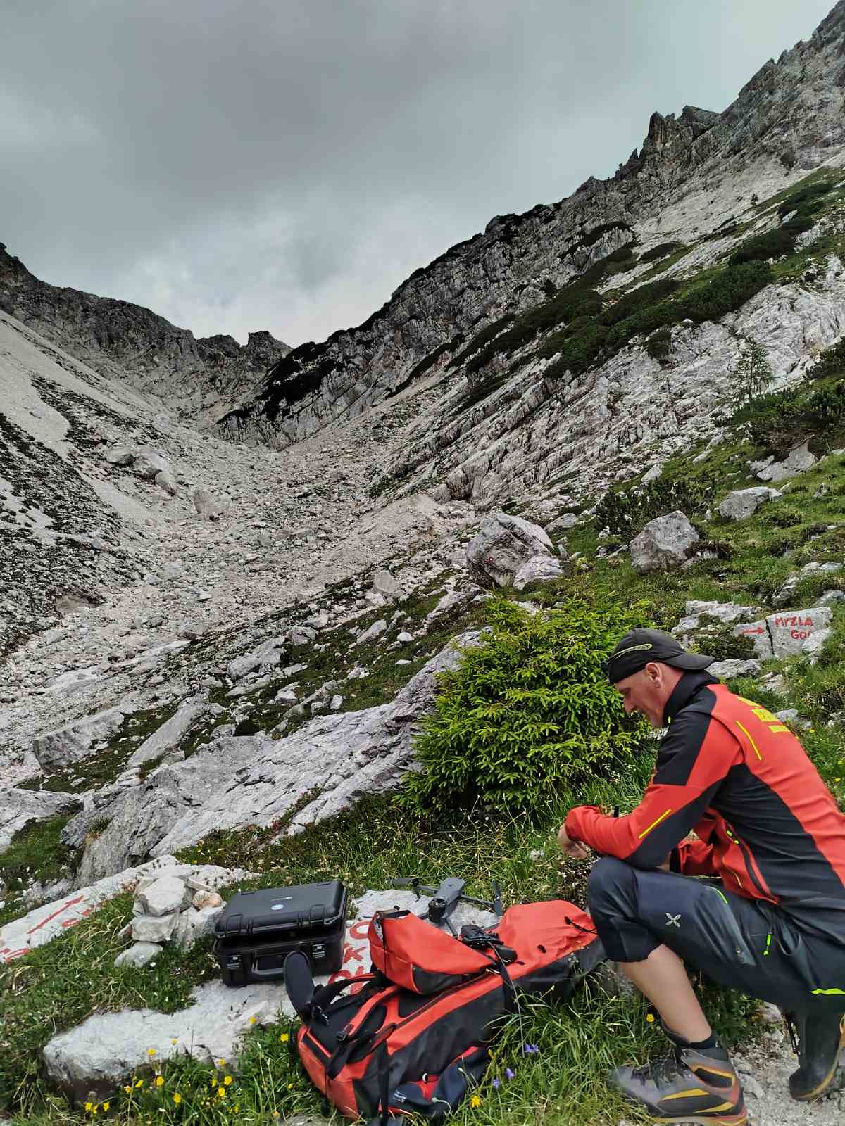 Iskalna akcija pogrešanih planincev pod Skuto.