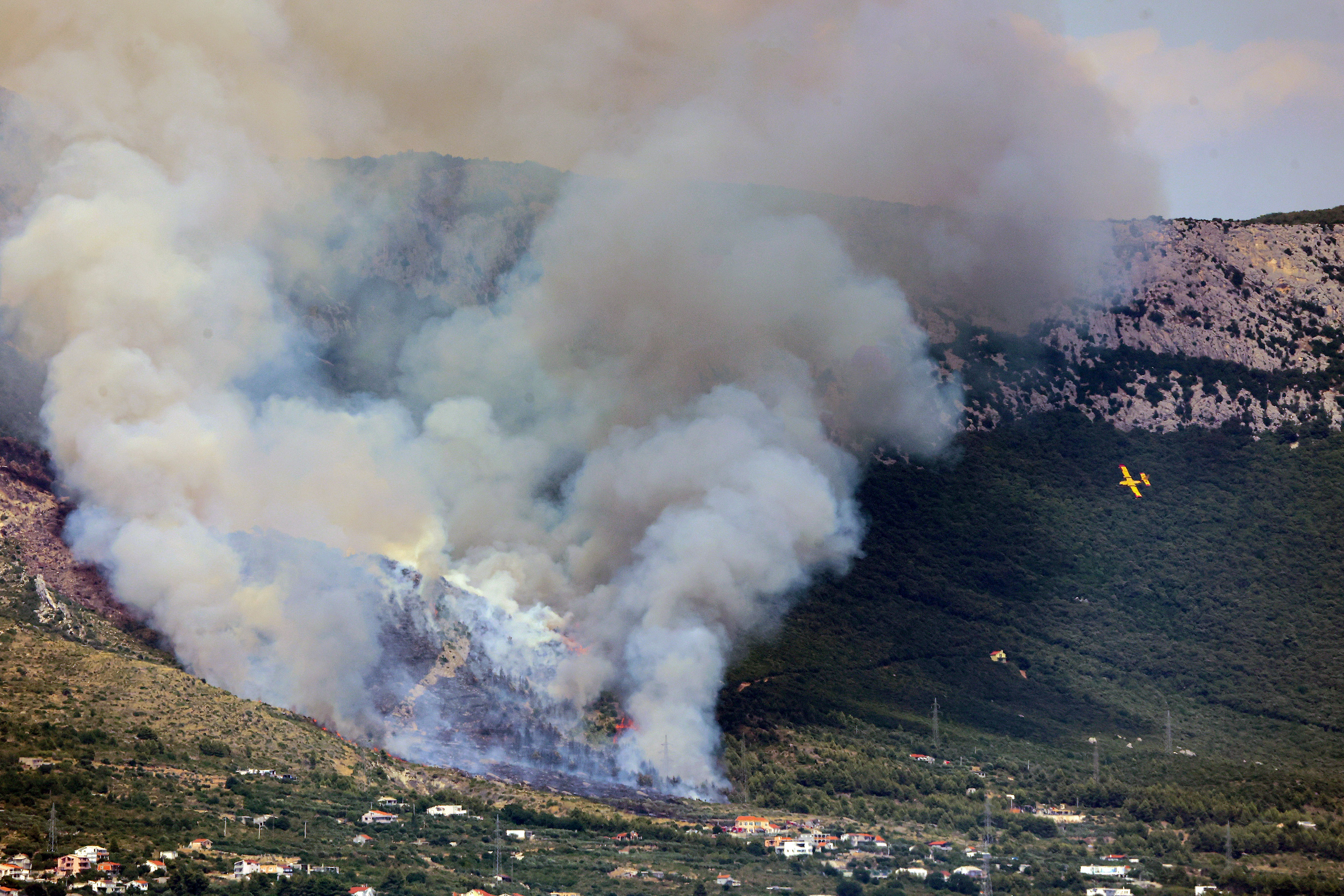 Kaštela požar Hrvaška