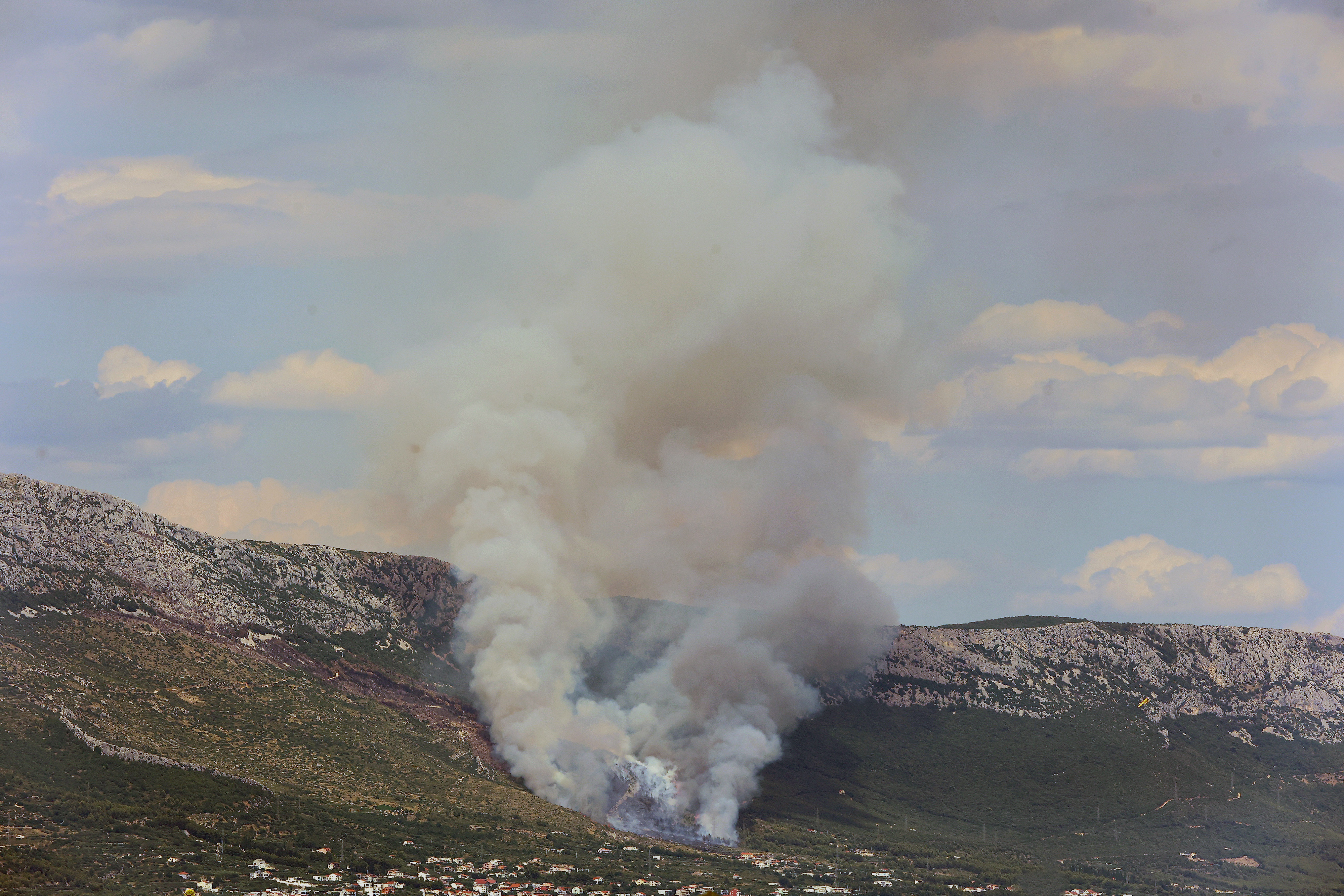 Kaštela požar Hrvaška