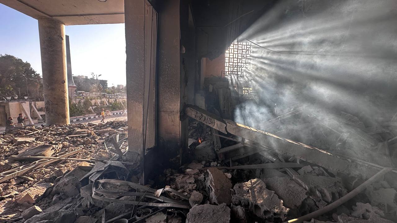 Uničeni prostori sirskega obrambnega ministrstva in generalštaba vojske