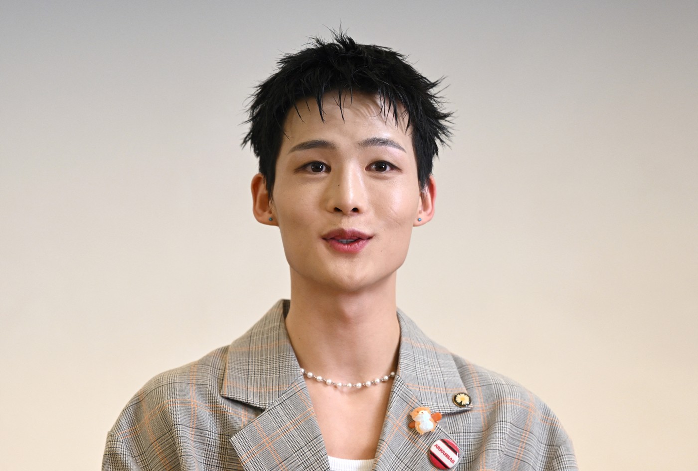 Hjuk, član skupine 1VERSE.