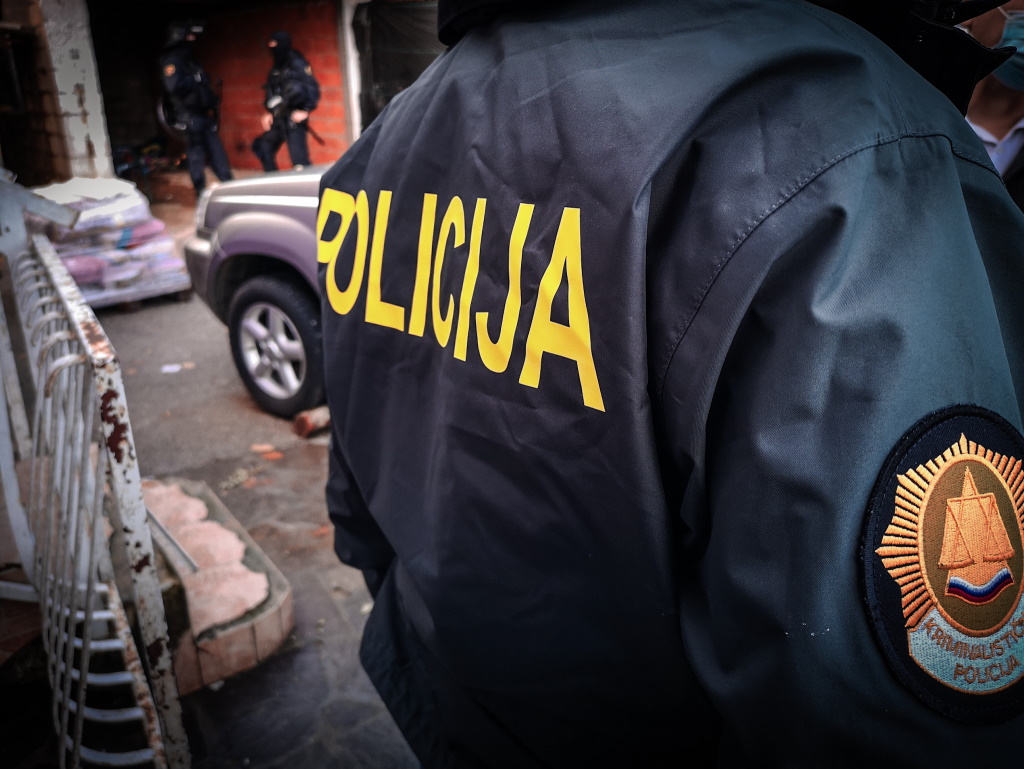 policija