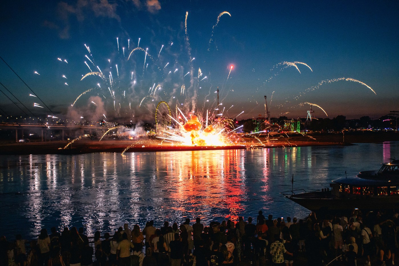 Na sejmu v Nemčiji med ognjemetom ranjenih več ljudi