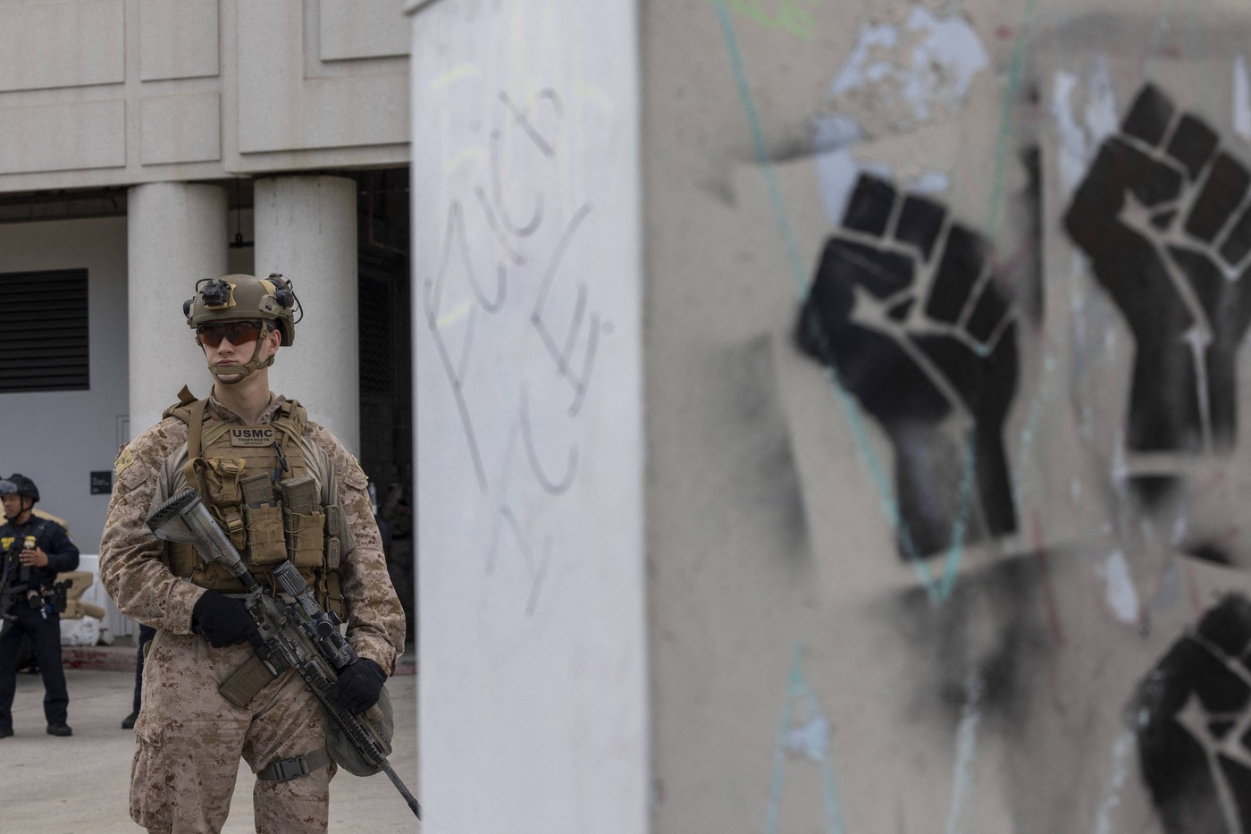 Marinec med delom v Los Angelesu