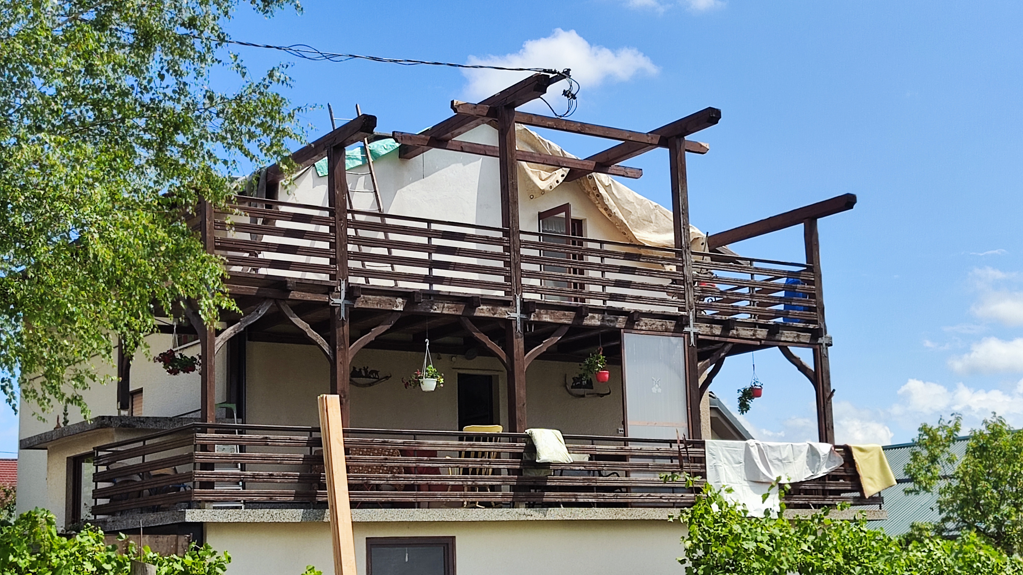 Posledice neurja v vasi Podolnica