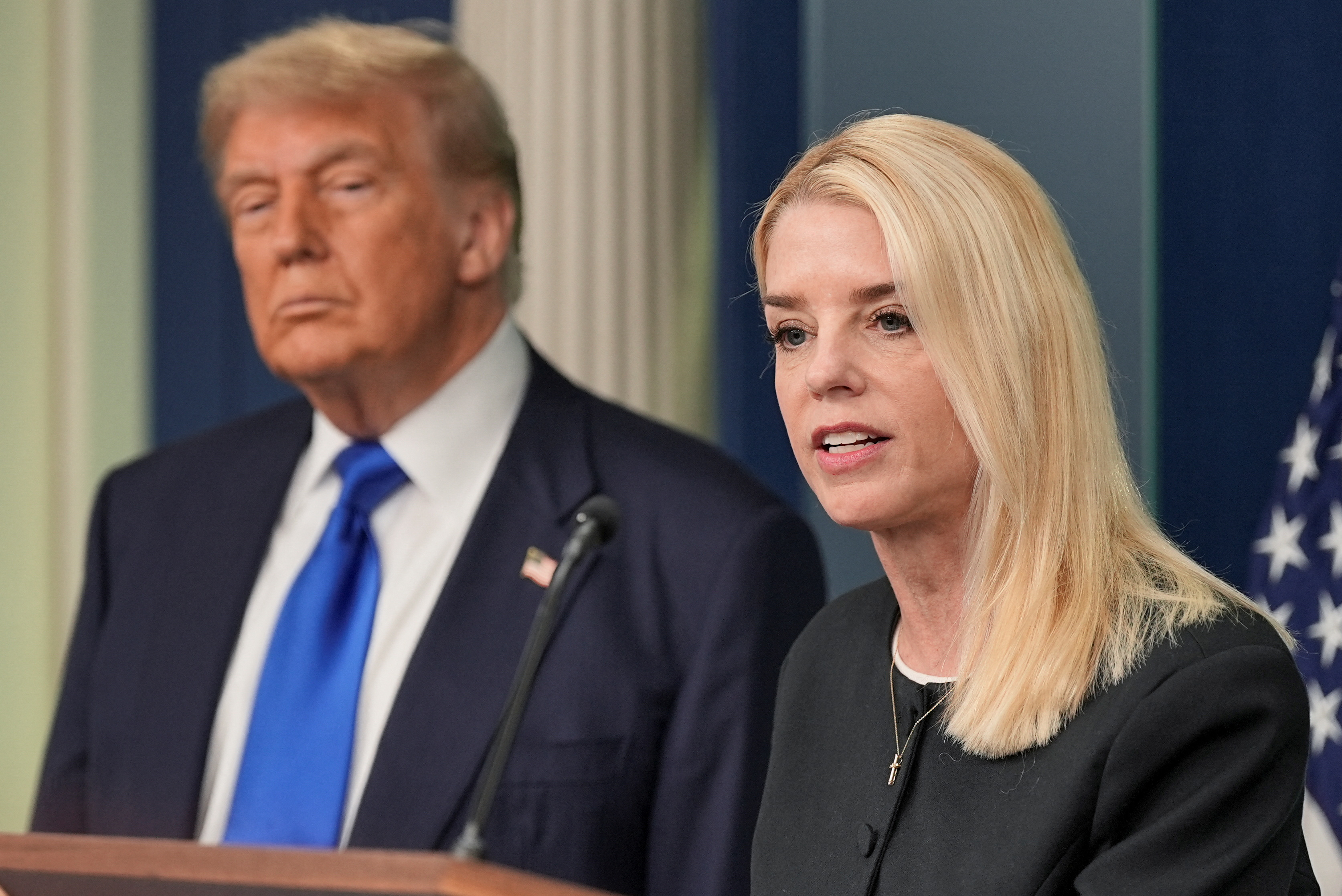 Pam Bondi in Donald Trump