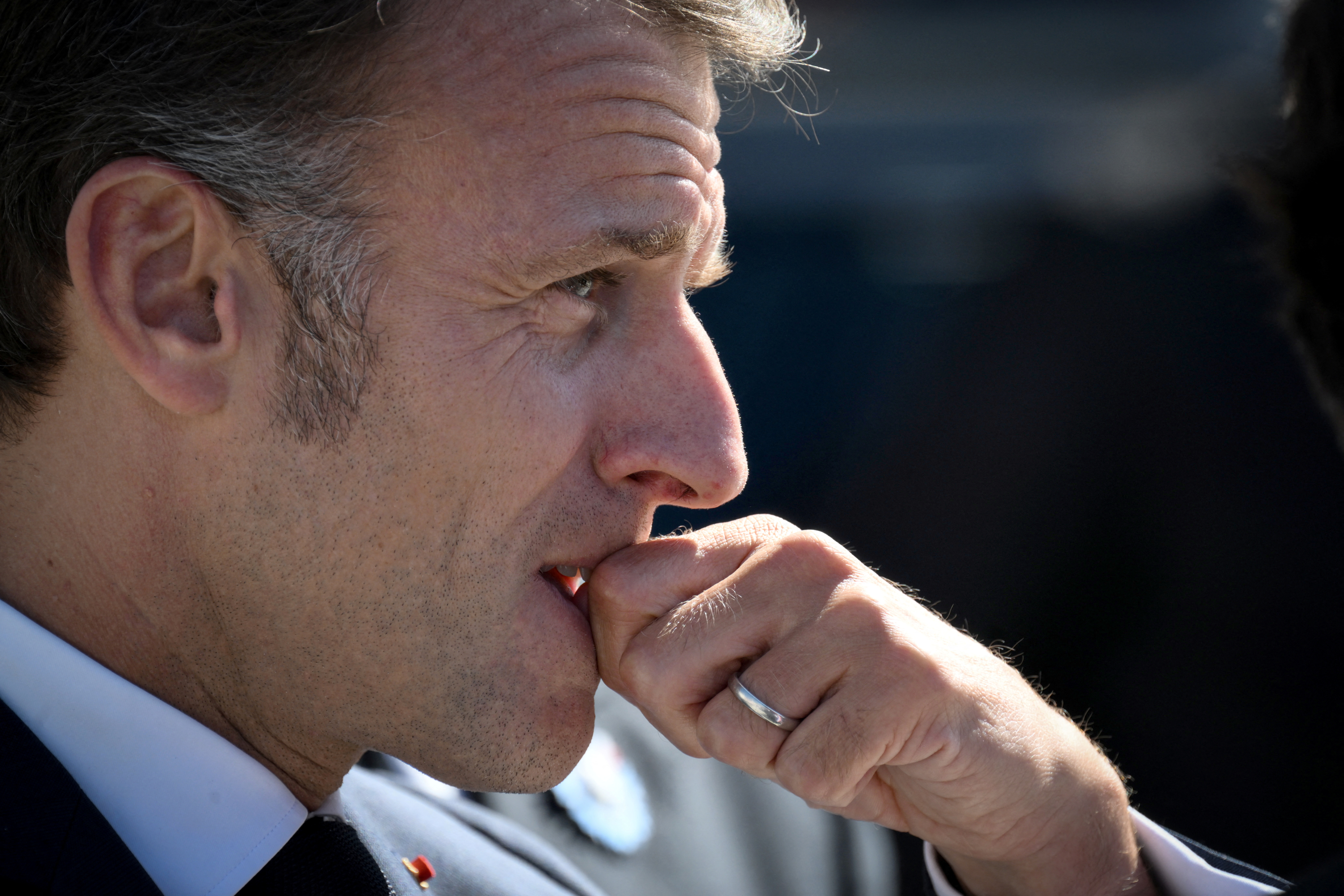 Zaskrbljeni Emmanuel Macron