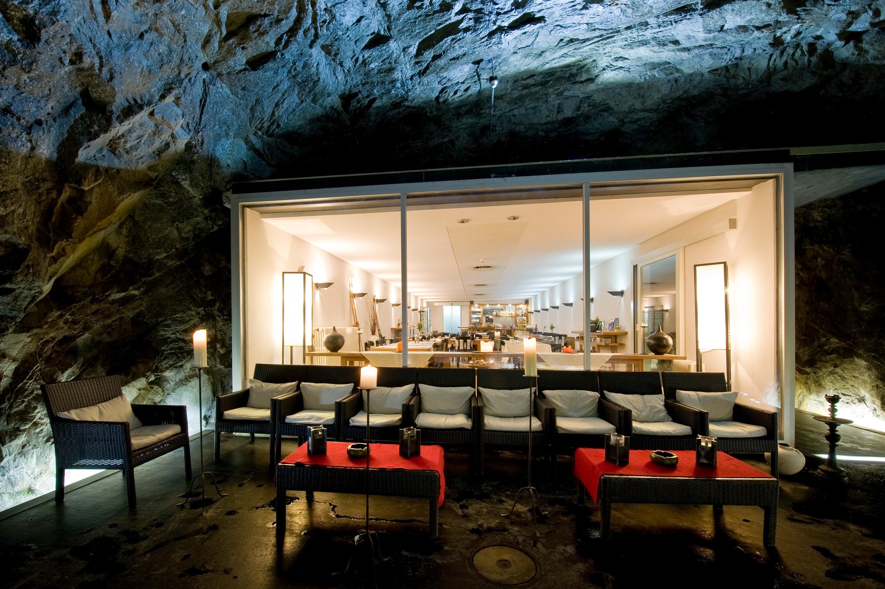 Nekatere bunkerje so preuredili v hotele