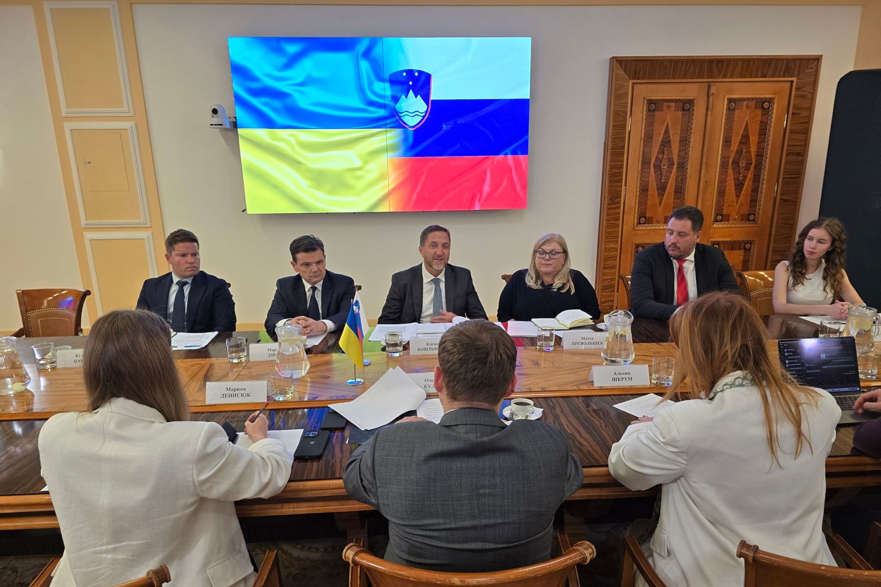 Minister za finance Klemen Boštjančič je danes zaključil dvodnevni delovni obisk v Ukrajini