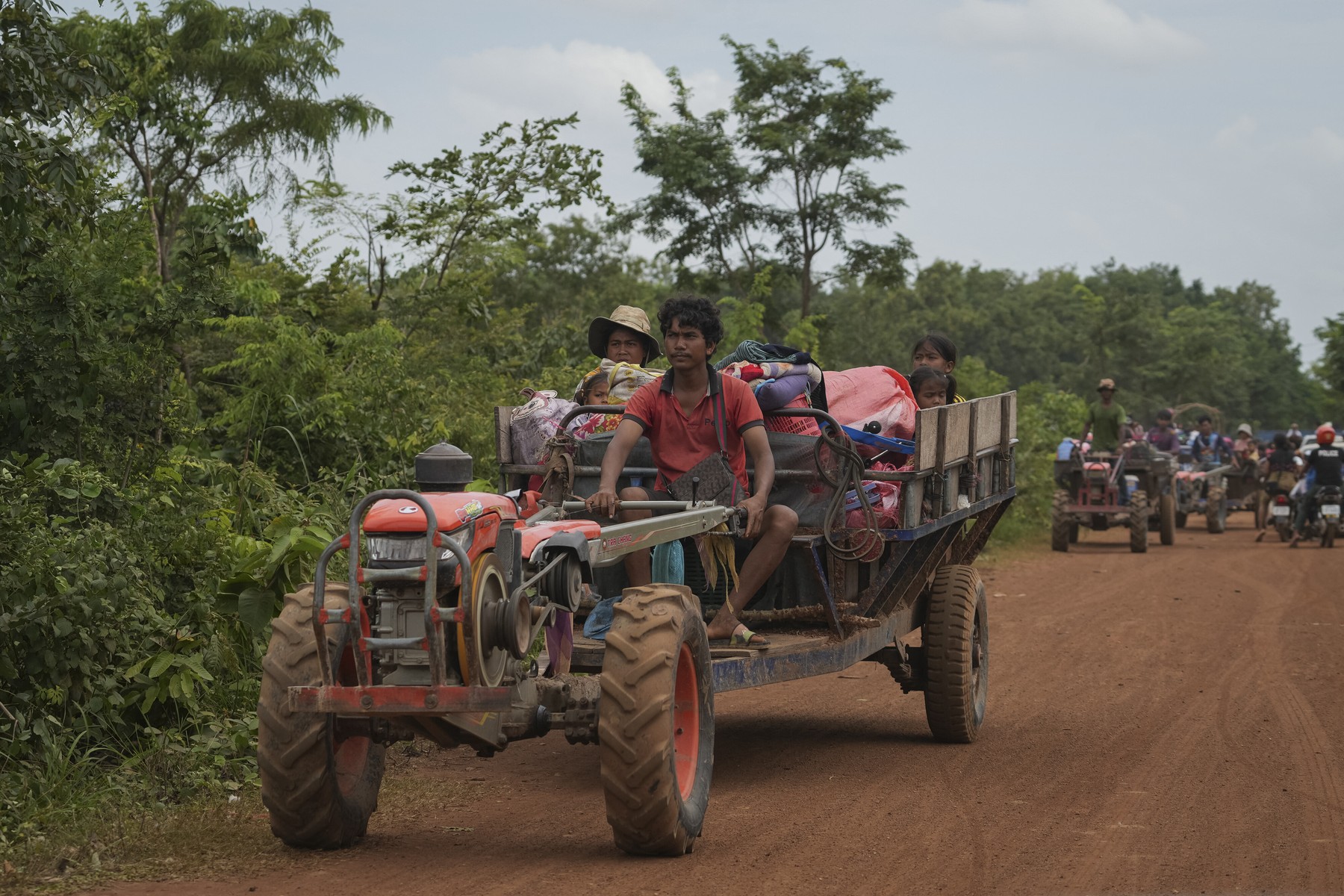 Prebivalci Kambodže zapuščajo svoje domove