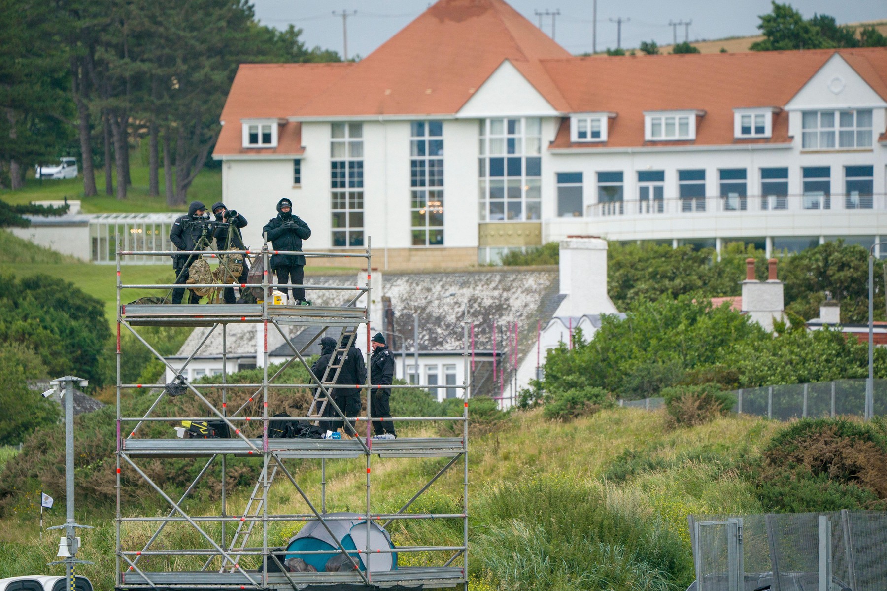 Donald Trump igra golf na Škotskem