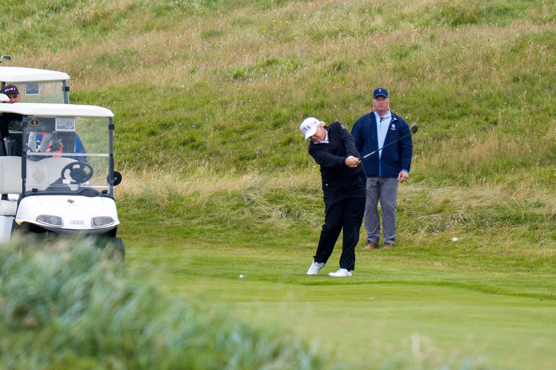 Donald Trump igra golf na Škotskem