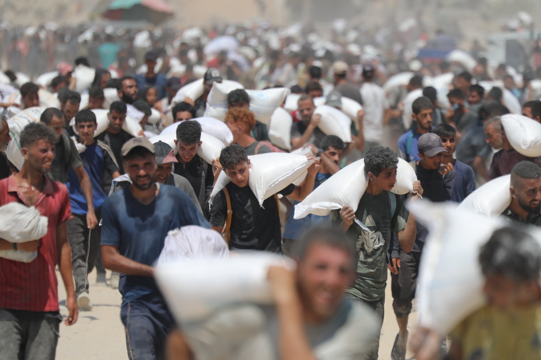 V Gazo dostavili pomoč iz zraka