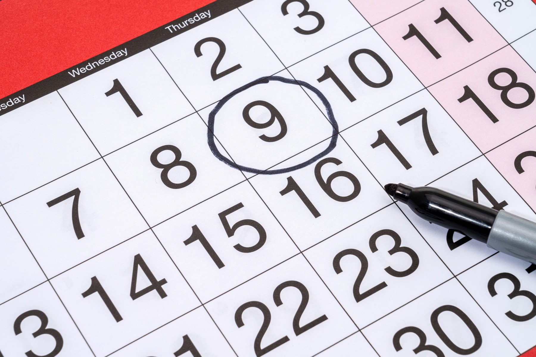 obkrožen datum na koledarju