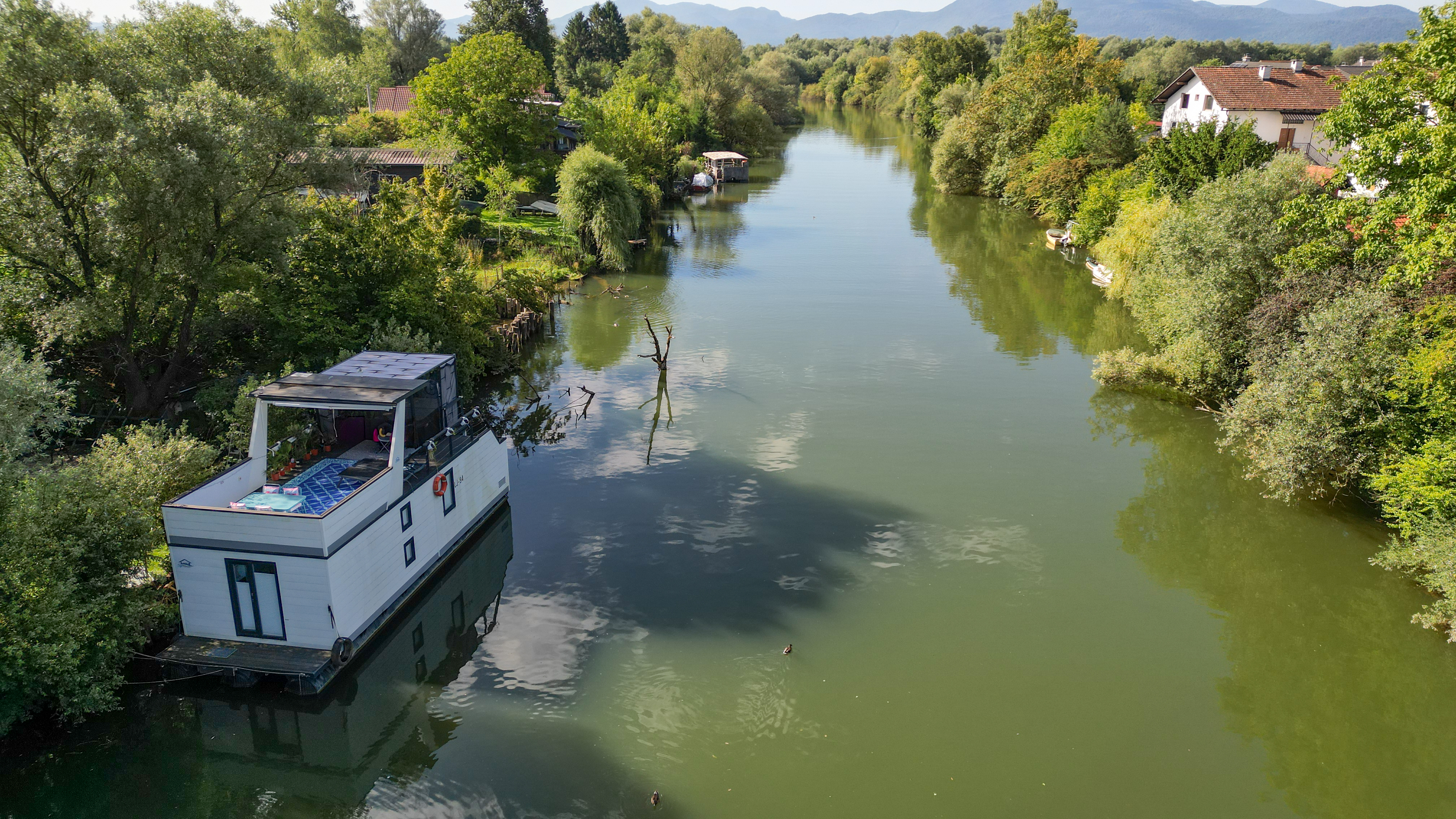 Plavajoče hiške na Ljubljanici