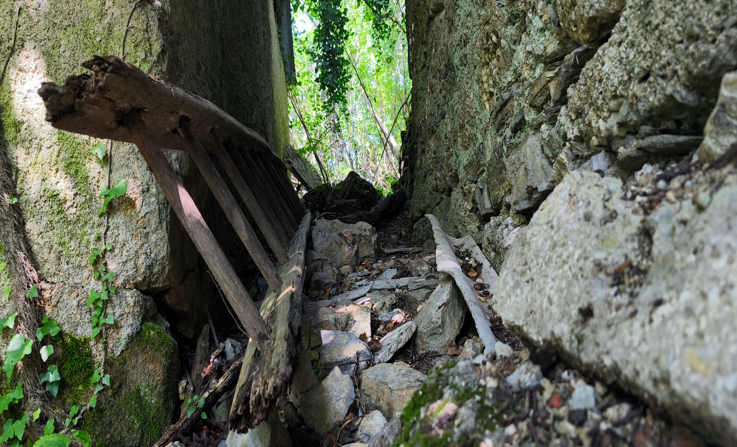 Zapuščena vas Lisec