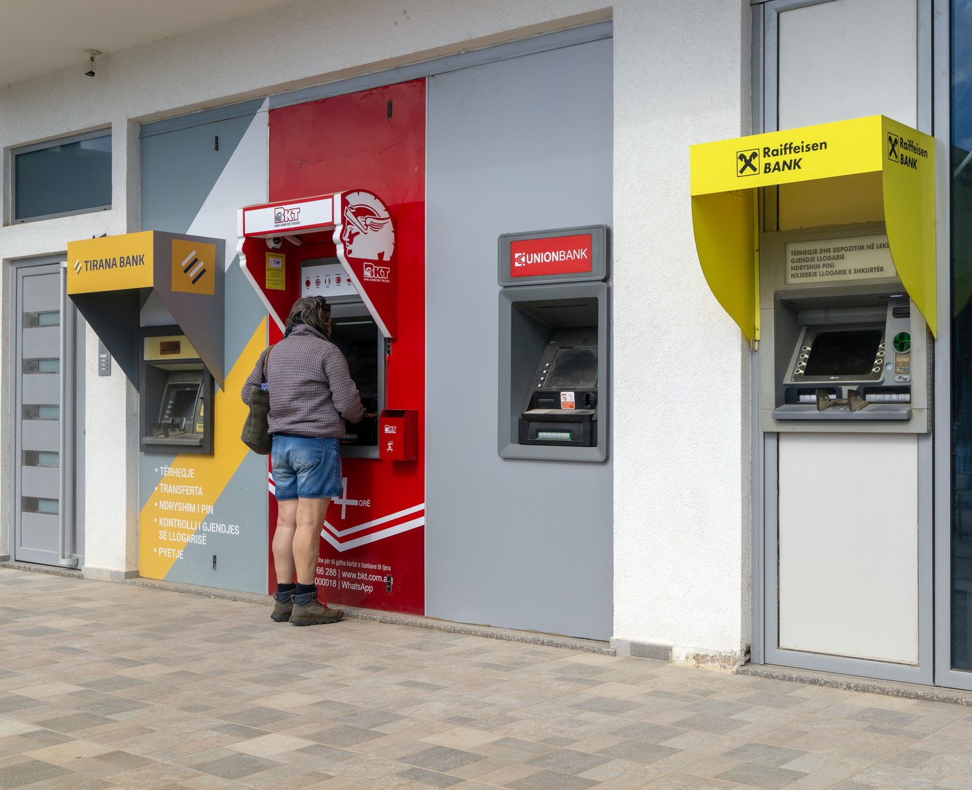 Bančni avtomat v Albaniji