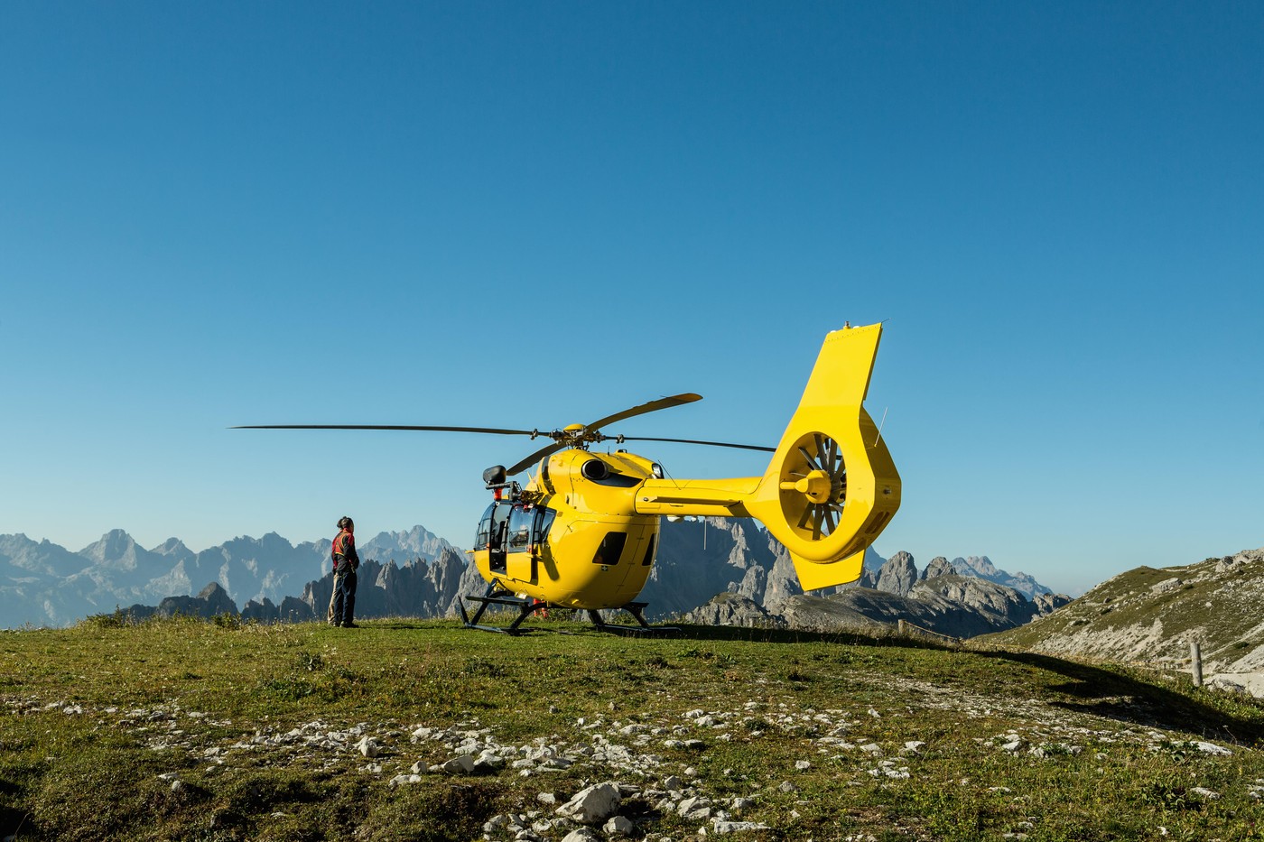 Helikopter v Dolomitih