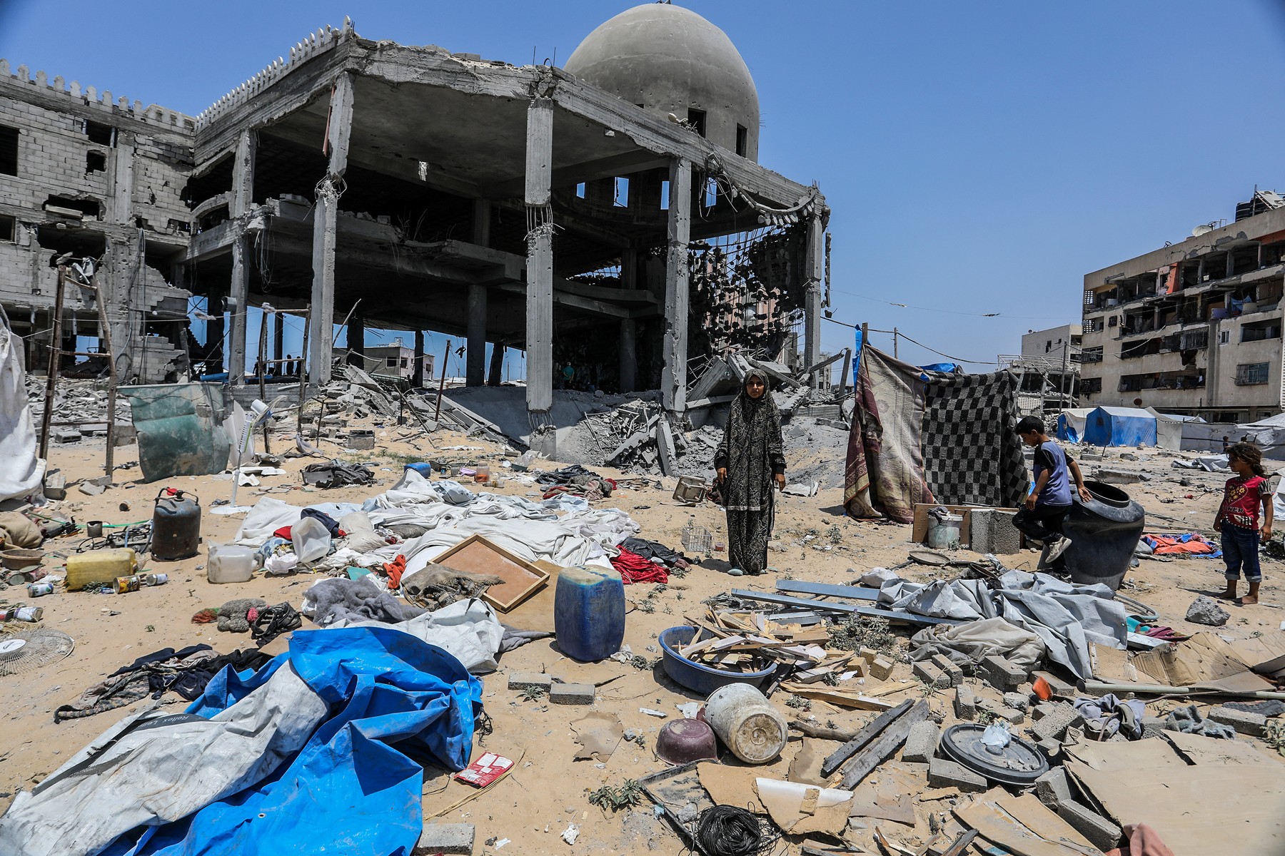 KHAN YUNIS, GAZA - AUGUST 2: A view of destruction at al-Albani Mosque following the Israeli attacks in Khan Yunis, Gaza on August 2, 2025. Abed Rahim Khatib / Anadolu,Image: 1027345453, License: Rights-managed, Restrictions: , Model Release: no