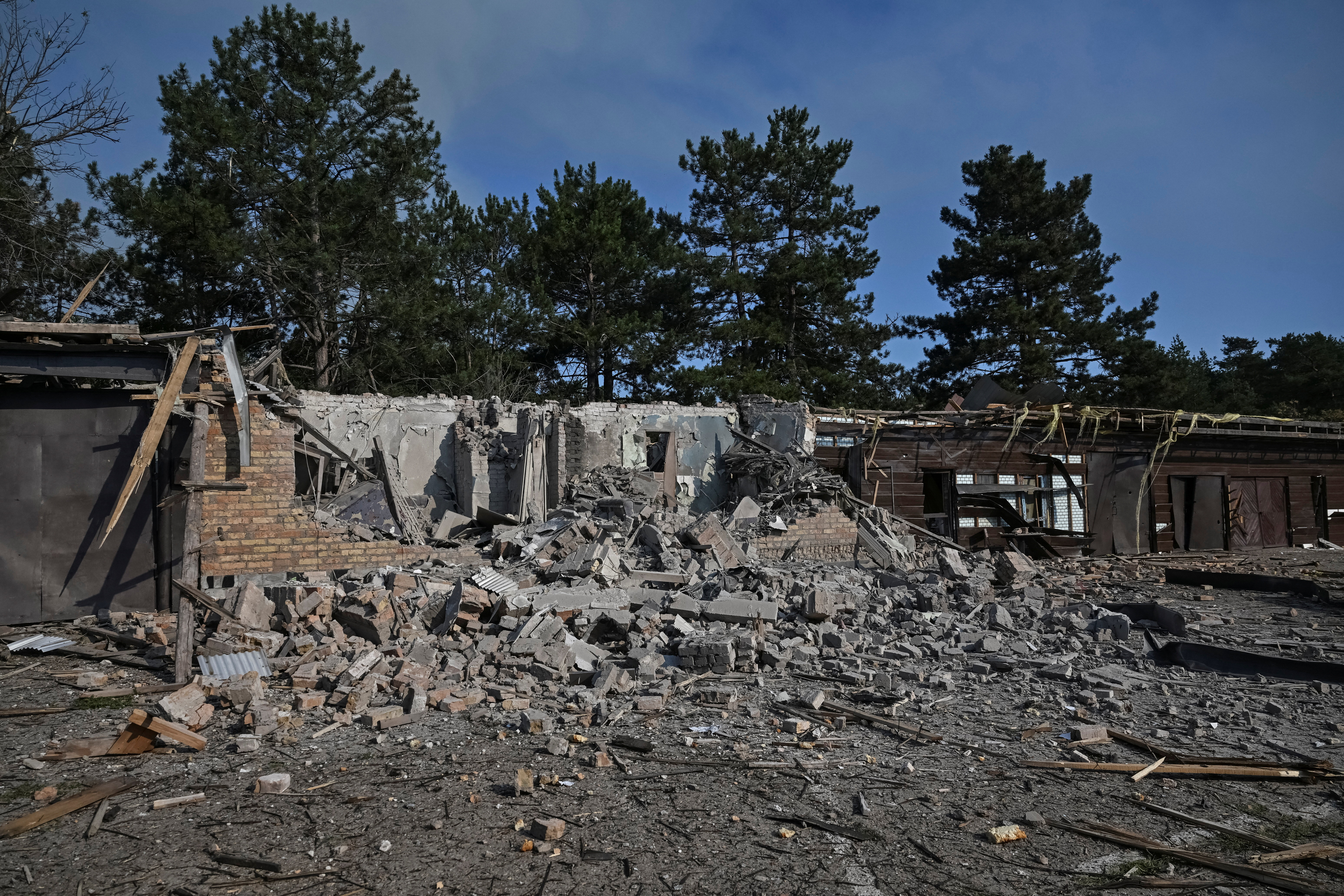 V ruskem napadu na ukrajinsko regijo Zaporožje sta bili ubiti dve osebi