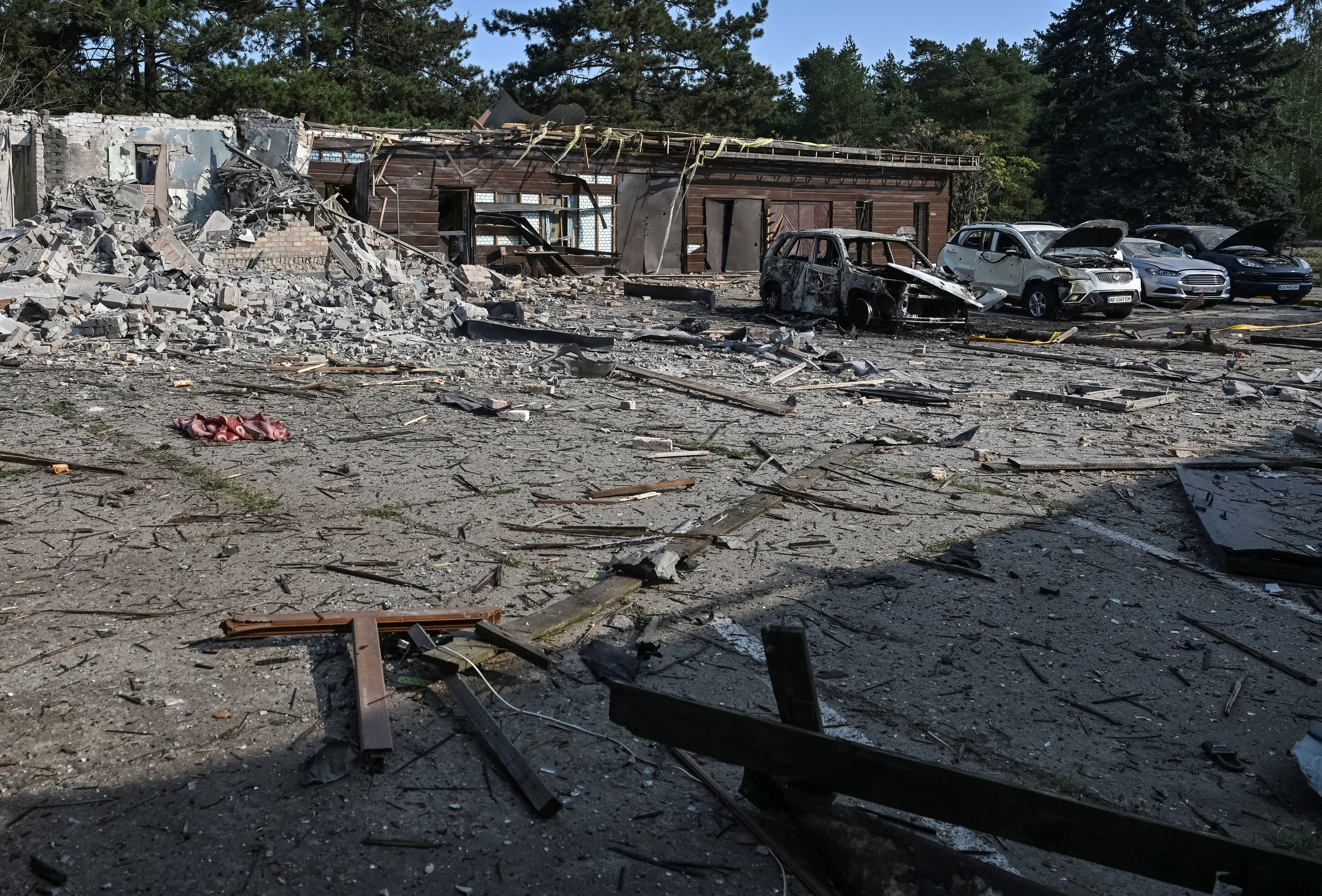 V ruskem napadu na ukrajinsko regijo Zaporožje sta bili ubiti dve osebi