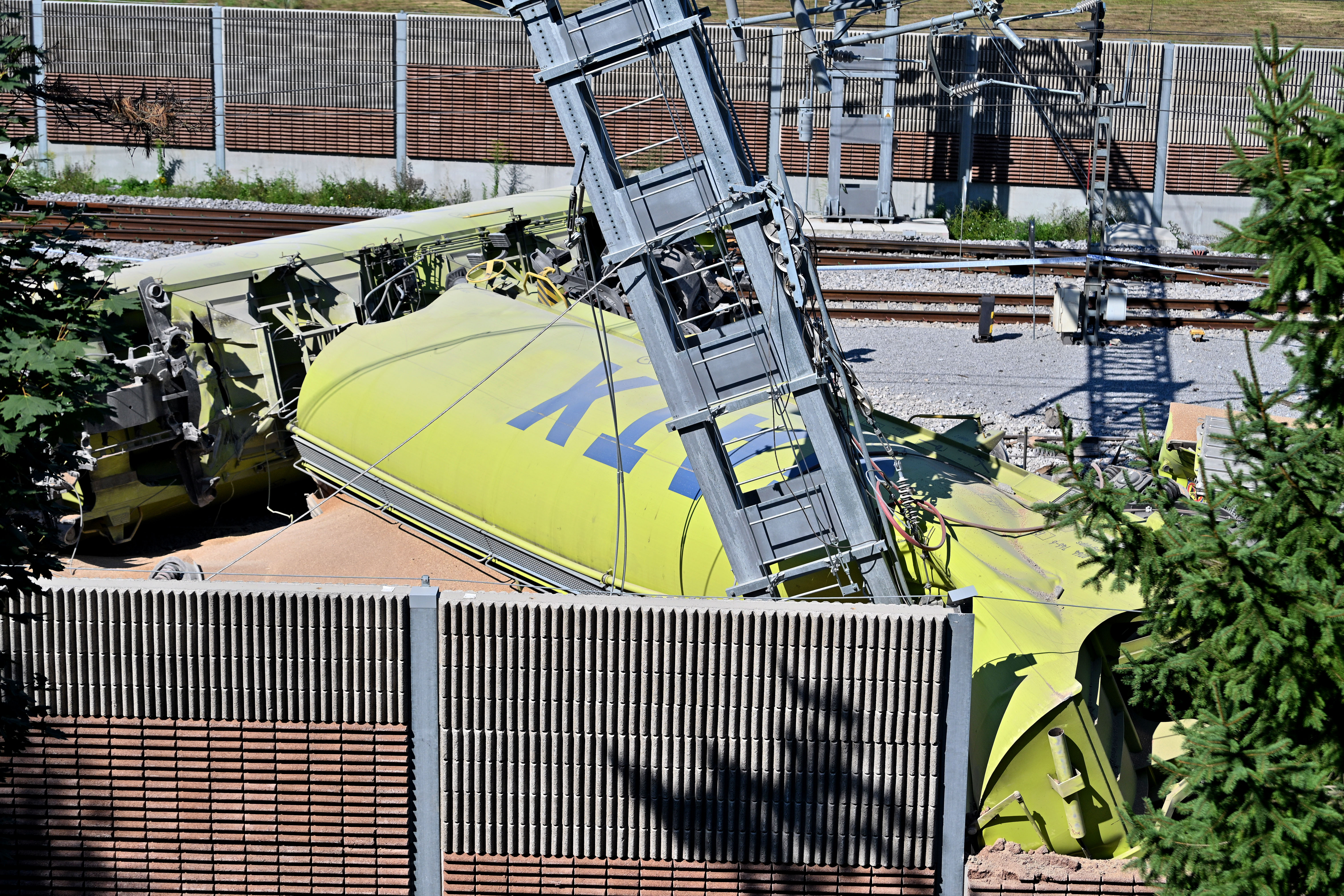 Iztirjenje vlaka v Borovnici