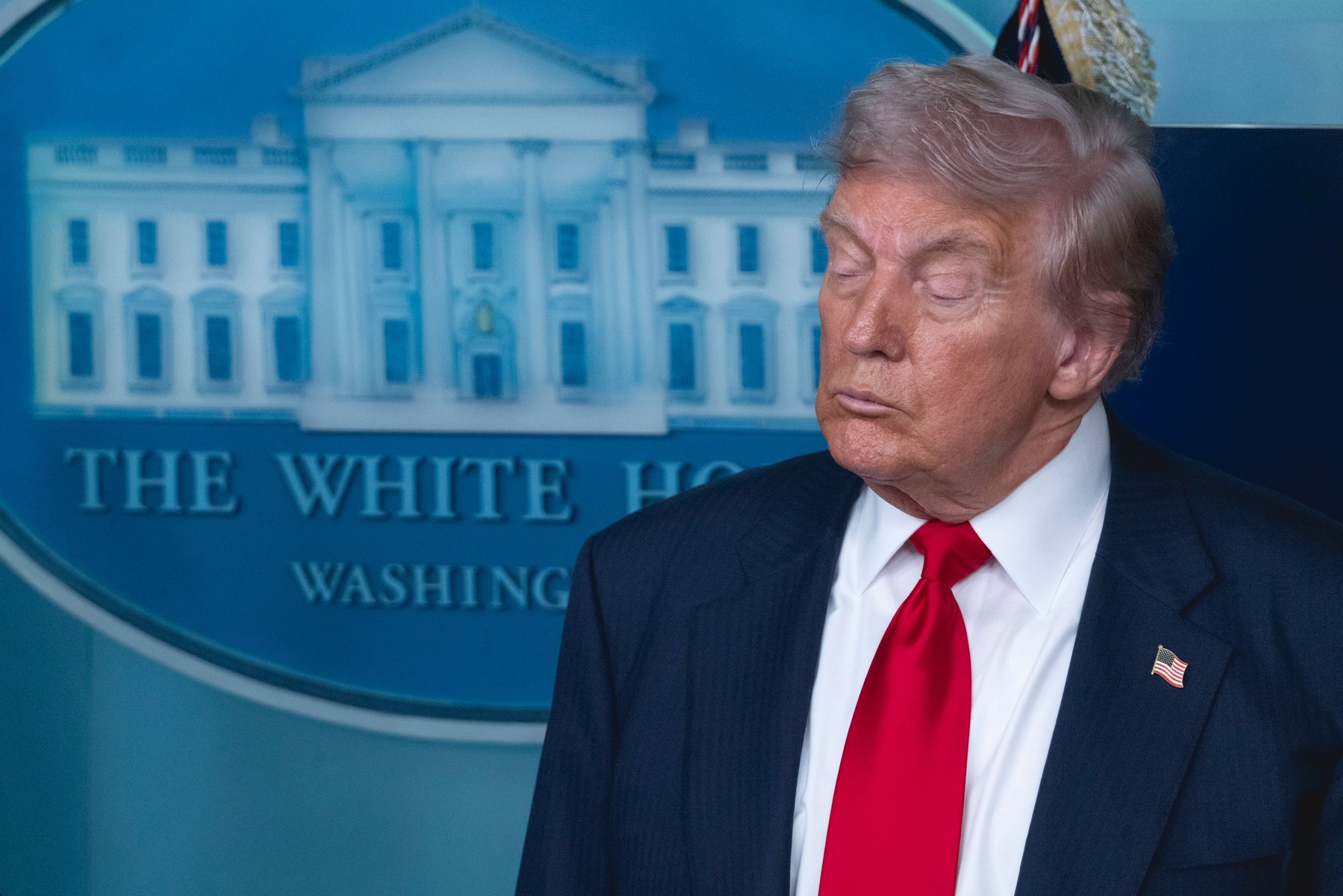 Ameriški predsednik Donald Trump v Beli hiši.