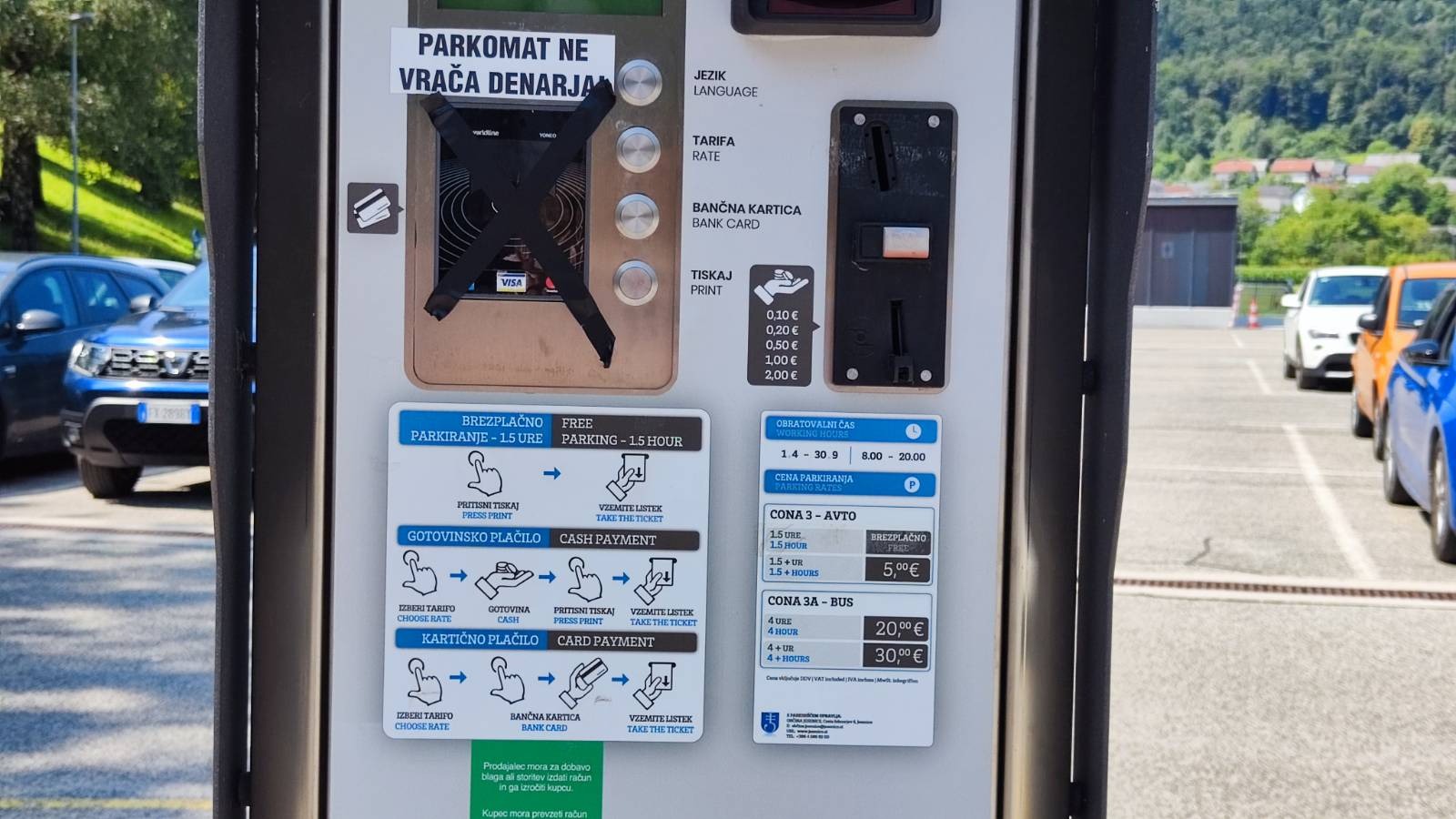 Parkirišče v Blejski Dobravi