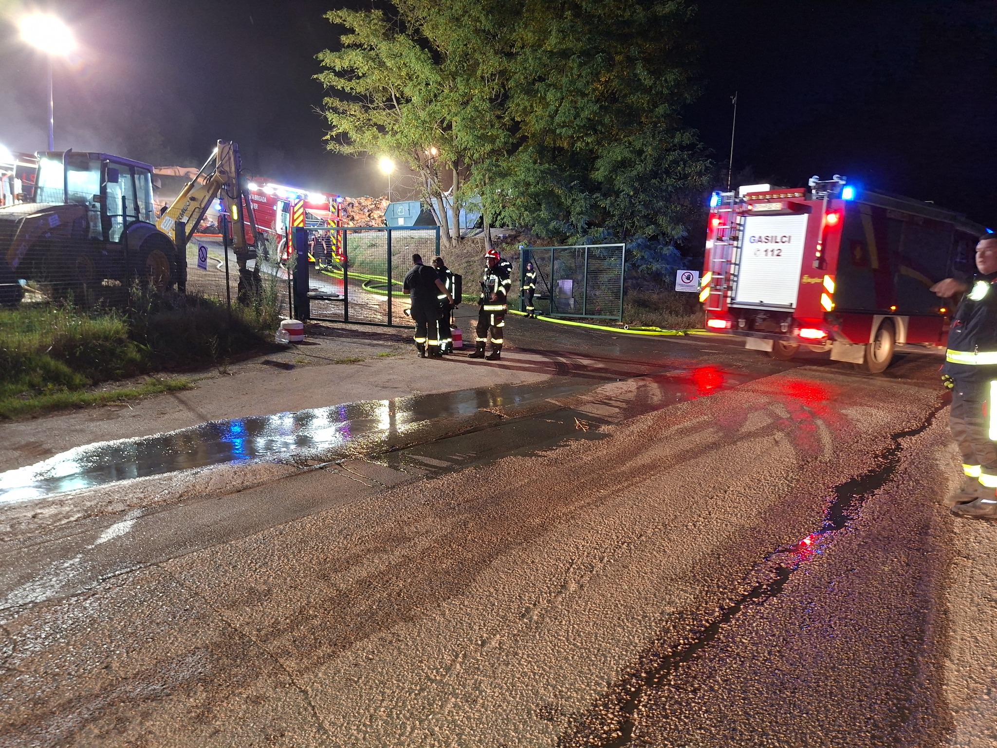 Požar na deponiji v Dragonji