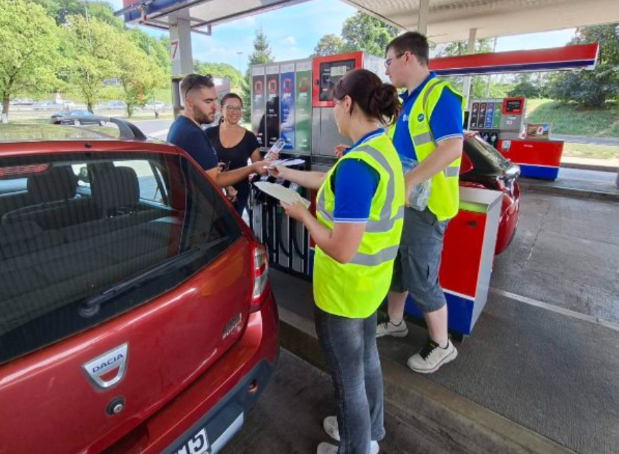 Agencija za varnost prometa delila vodo