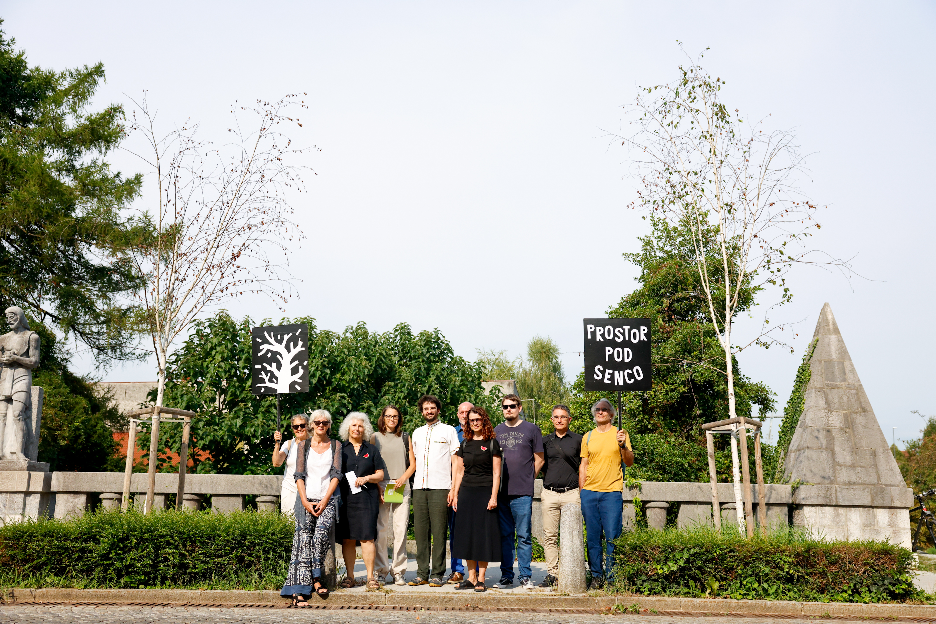 Novinarska konferenca Mladih za podnebno pravičnost in iniciative Za drevesa