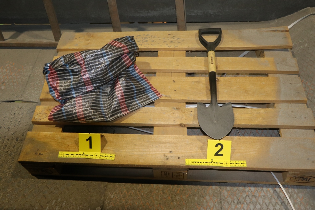 orodje in vreča z leguro