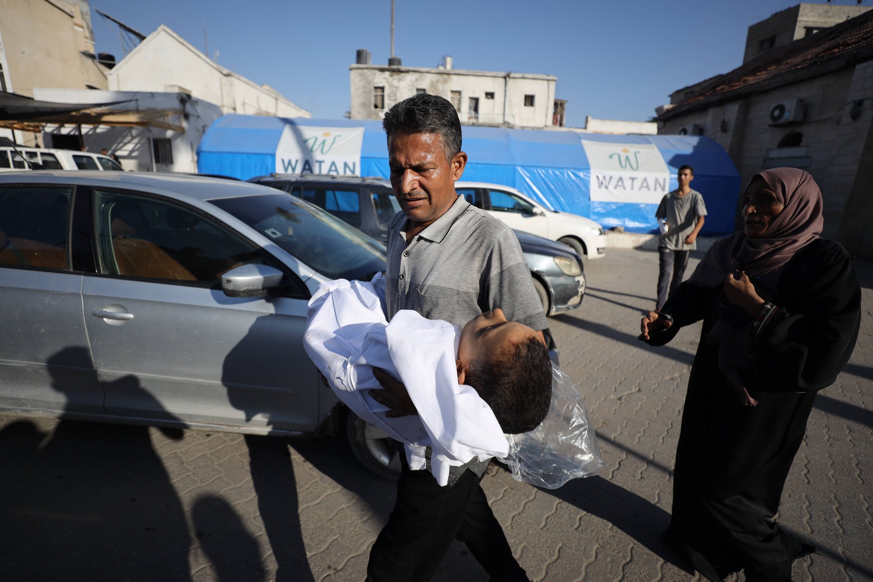 Bodies of Palestinians killed in Israeli attack