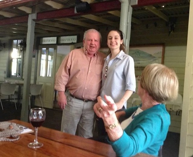 Spoznala zdravnika, ki je pomagal pri porodu njene mame